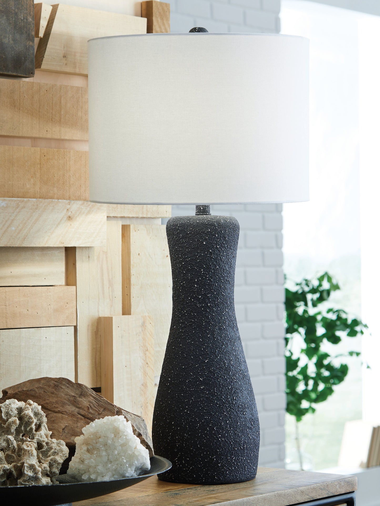 Maykins Black Metal Table Lamp (1/CN)- Viva Furn