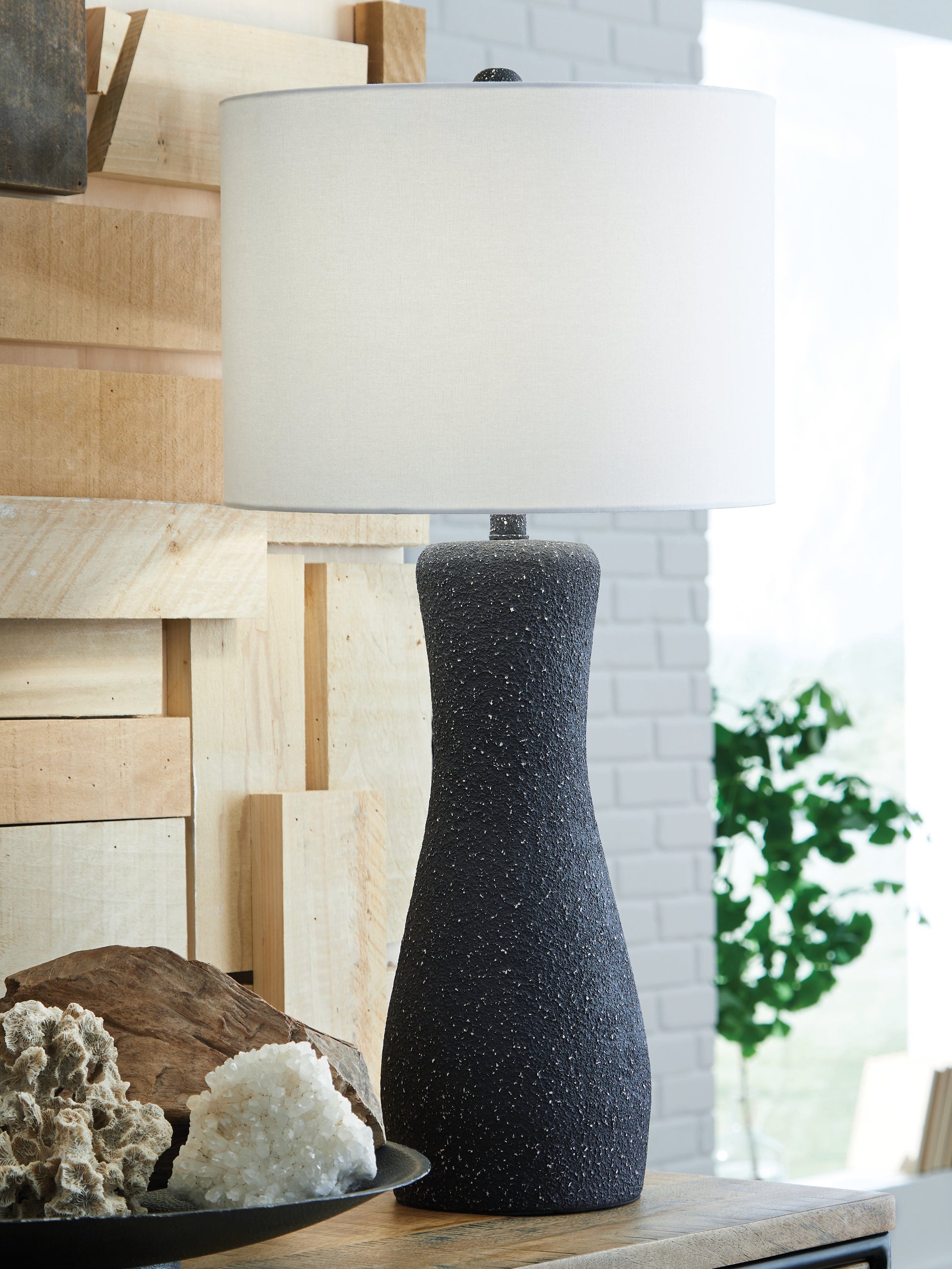 Maykins Black Metal Table Lamp (1/CN)- Viva Furn