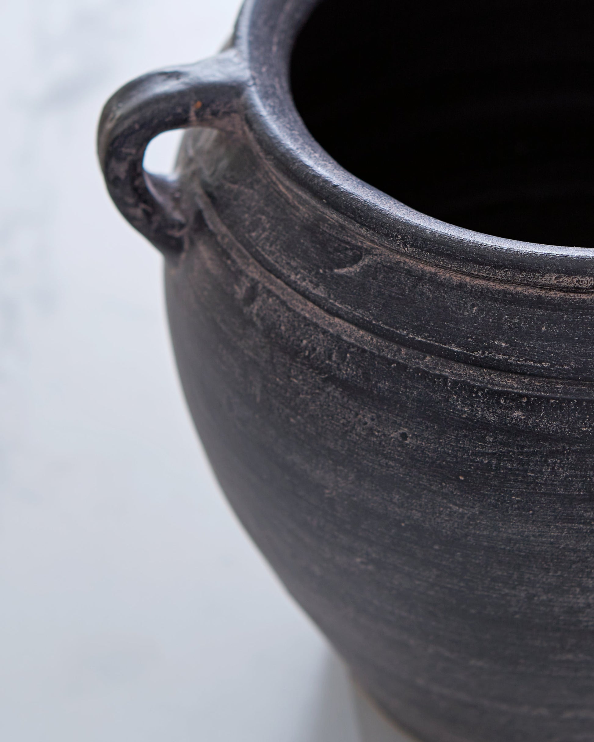 Meadie Black Vase- Viva Furn