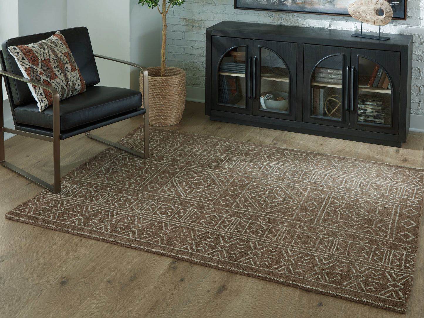 Merrittman Brown/Ivory Medium Rug- Viva Furn