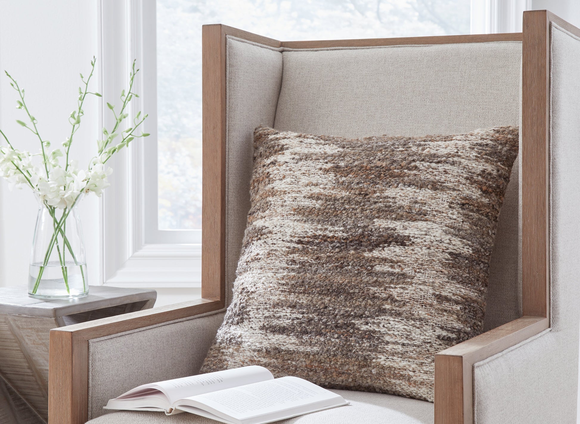 Nealton Brown/White Pillow- Viva Furn