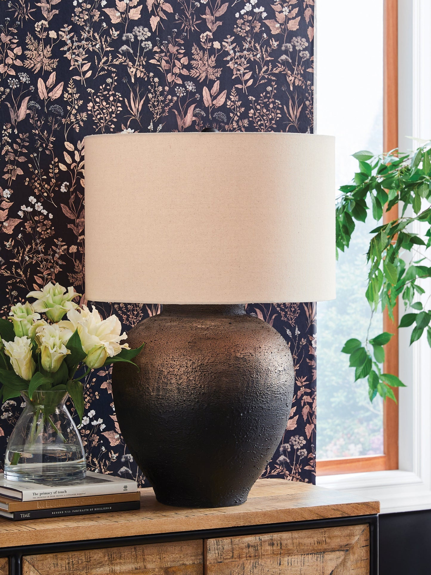 Newgerhard Brown/Black Metal Table Lamp (1/CN)- Viva Furn