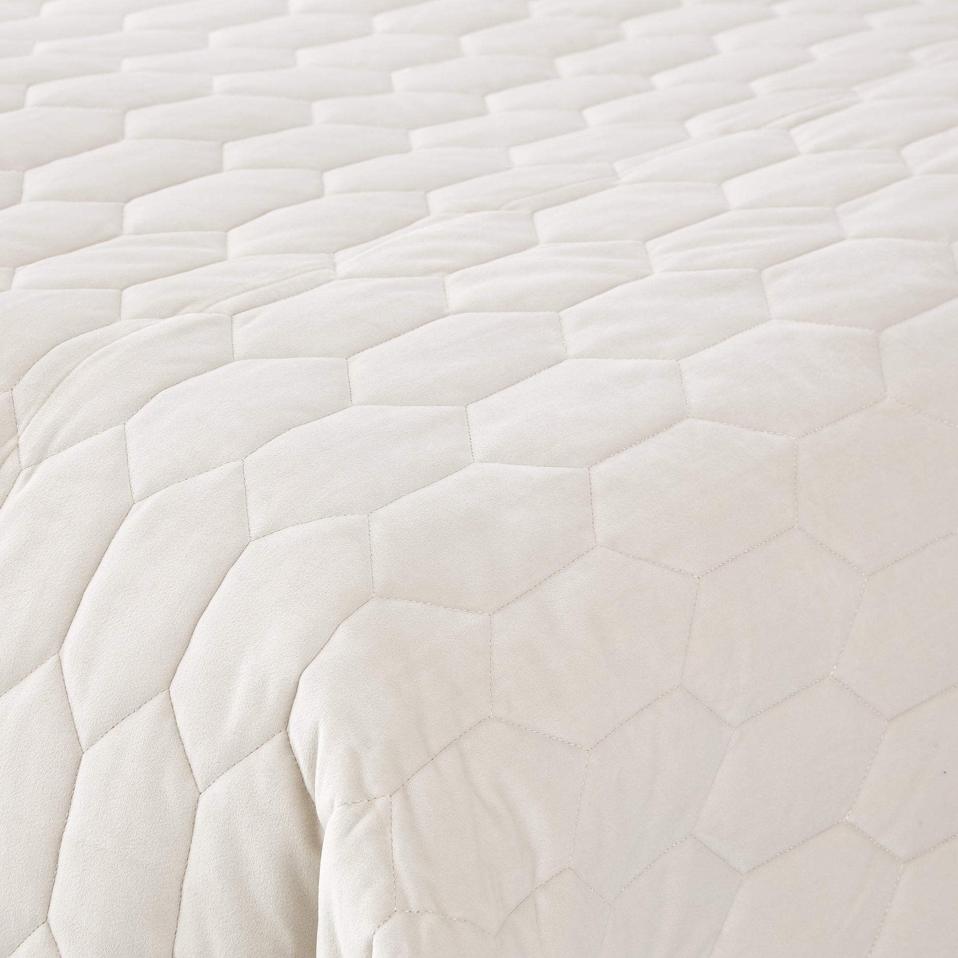 Niagara Sand Quilt Set - Ornate Home