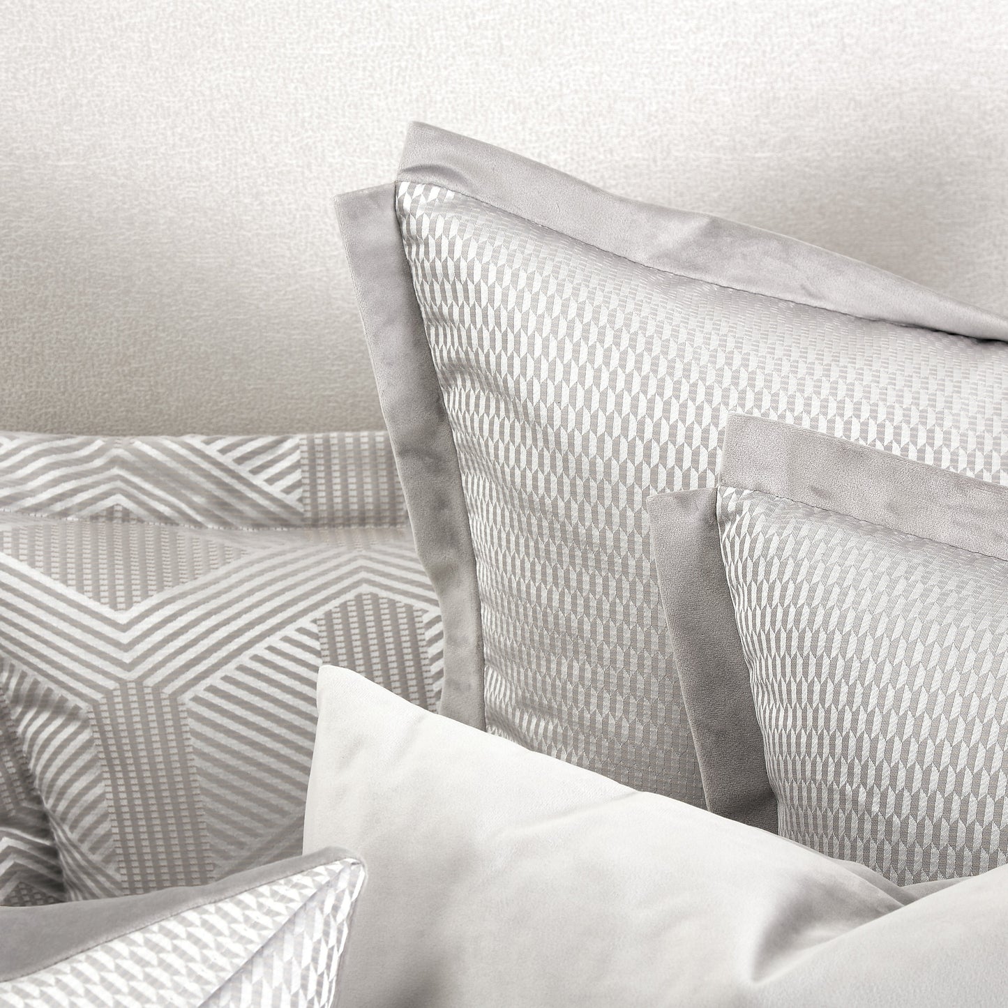 Nouveau Dove Duvet Set - Ornate Home