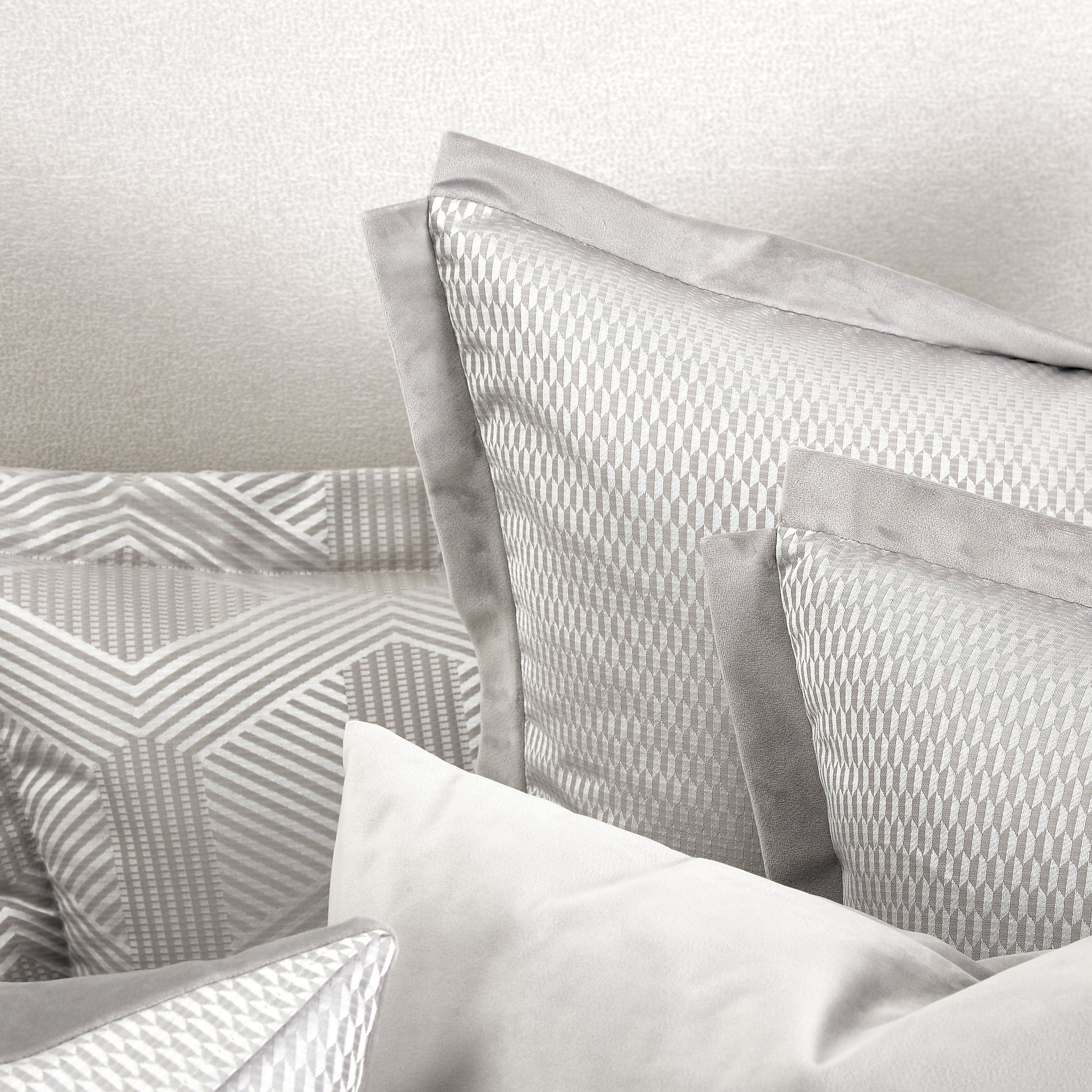 Nouveau Dove Duvet Set - Ornate Home