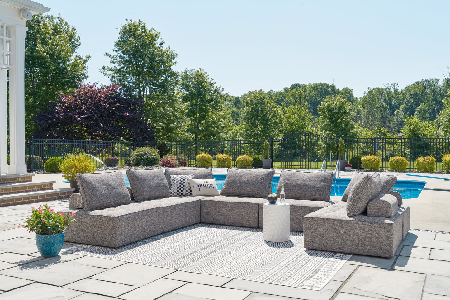 Bree Zee Brown 7-Piece Outdoor Sectional