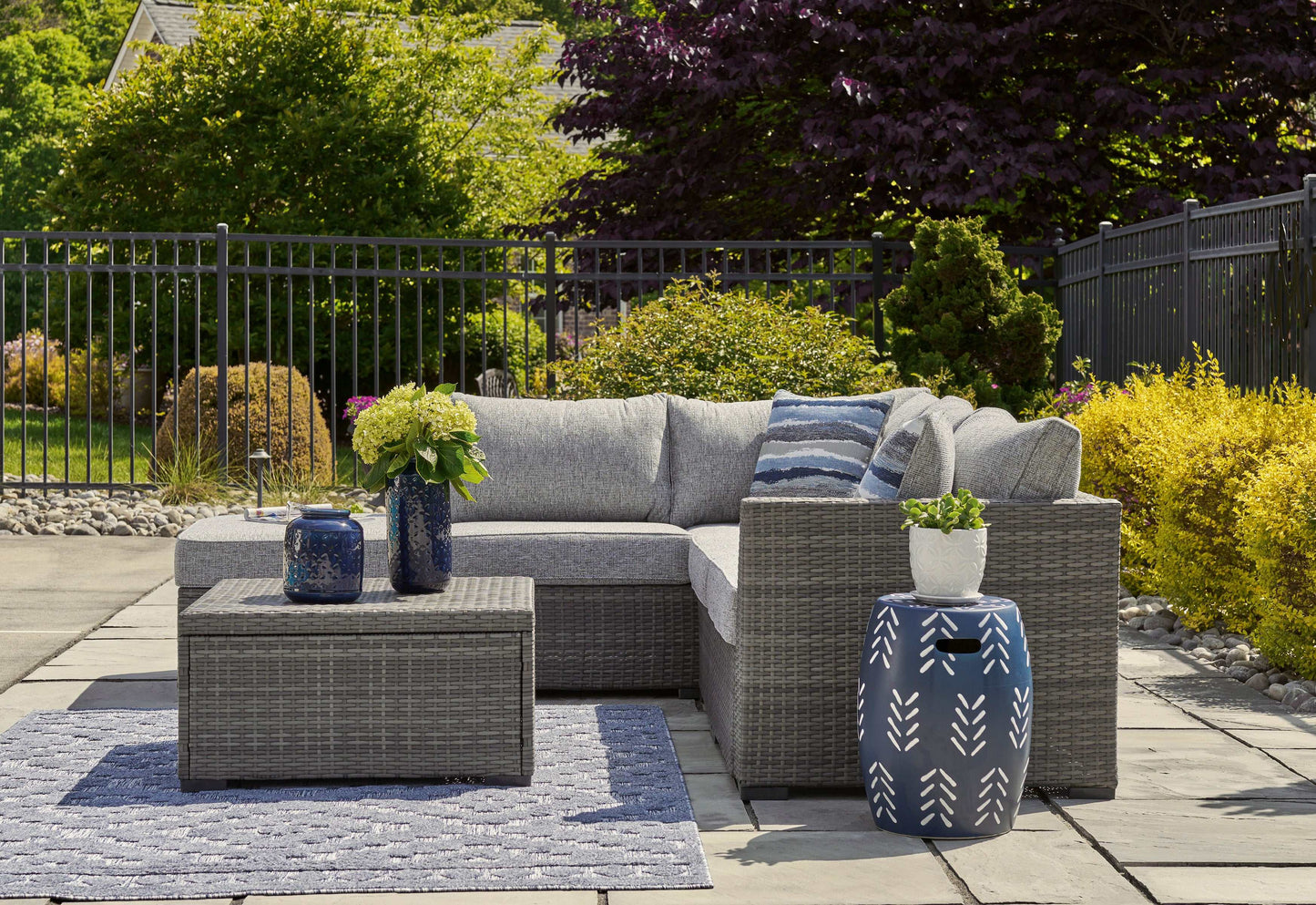 Petal Road Gray Outdoor Sectional Seating Group (Set of 4)