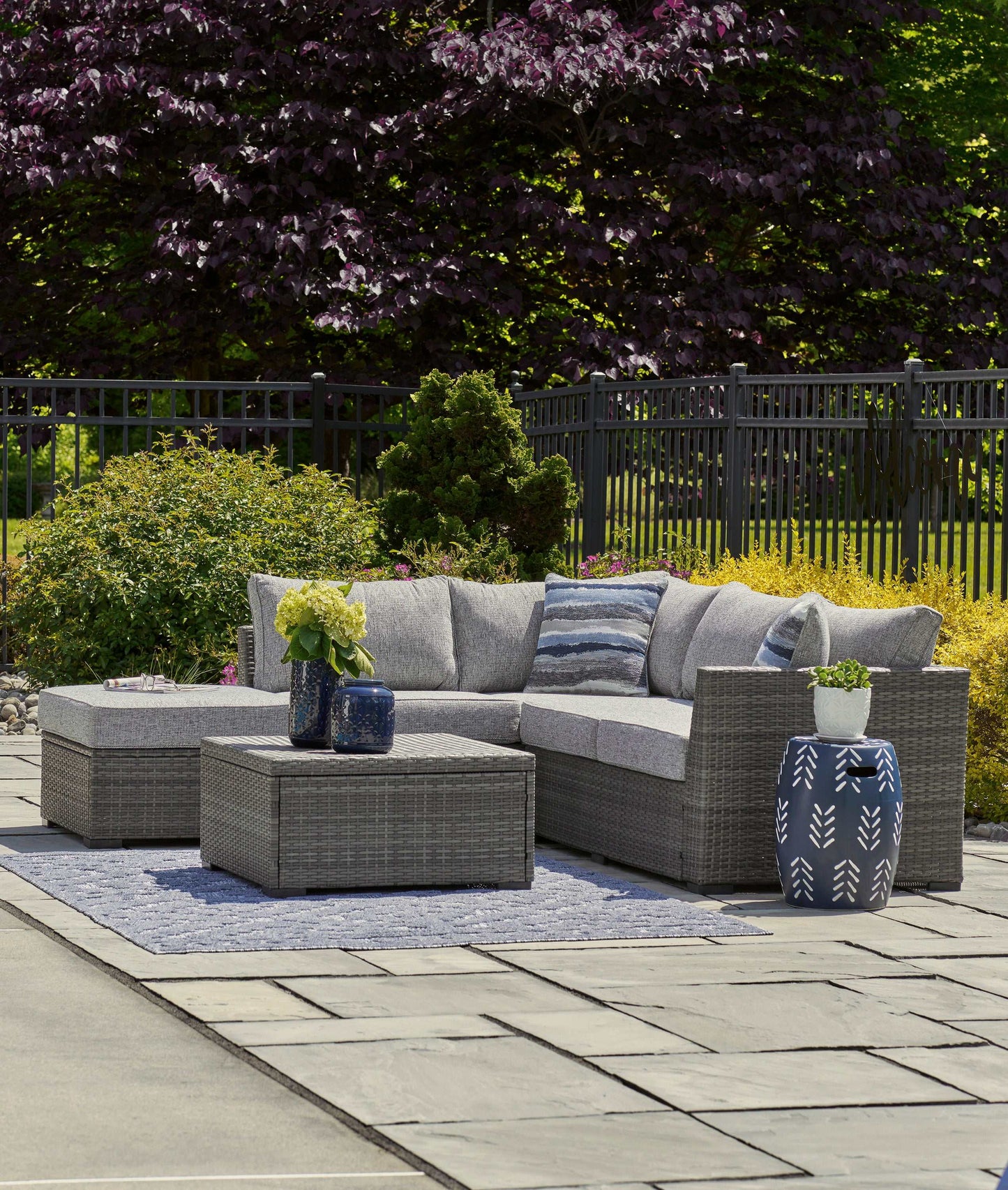 Petal Road Gray Outdoor Sectional Seating Group (Set of 4)