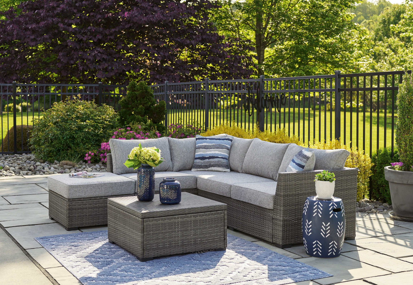 Petal Road Gray Outdoor Sectional Seating Group (Set of 4)