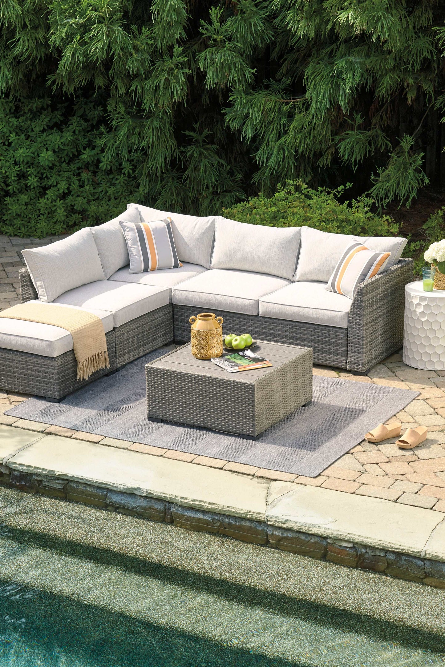 Cherry Point Gray 4pc Outdoor Sectional Set w/ Coffee Table