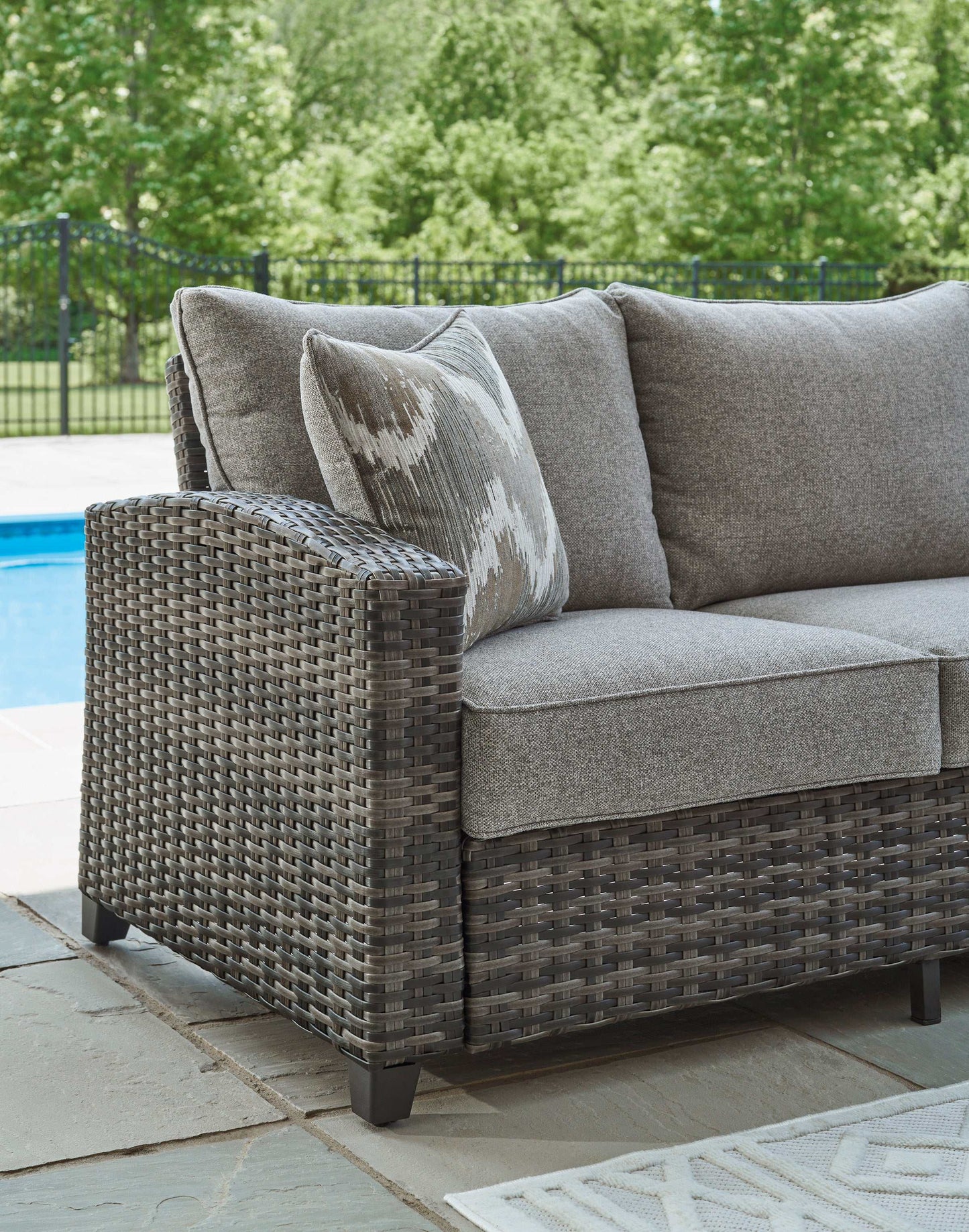 Oasis Court Gray Outdoor Seating Group (Set of 4)