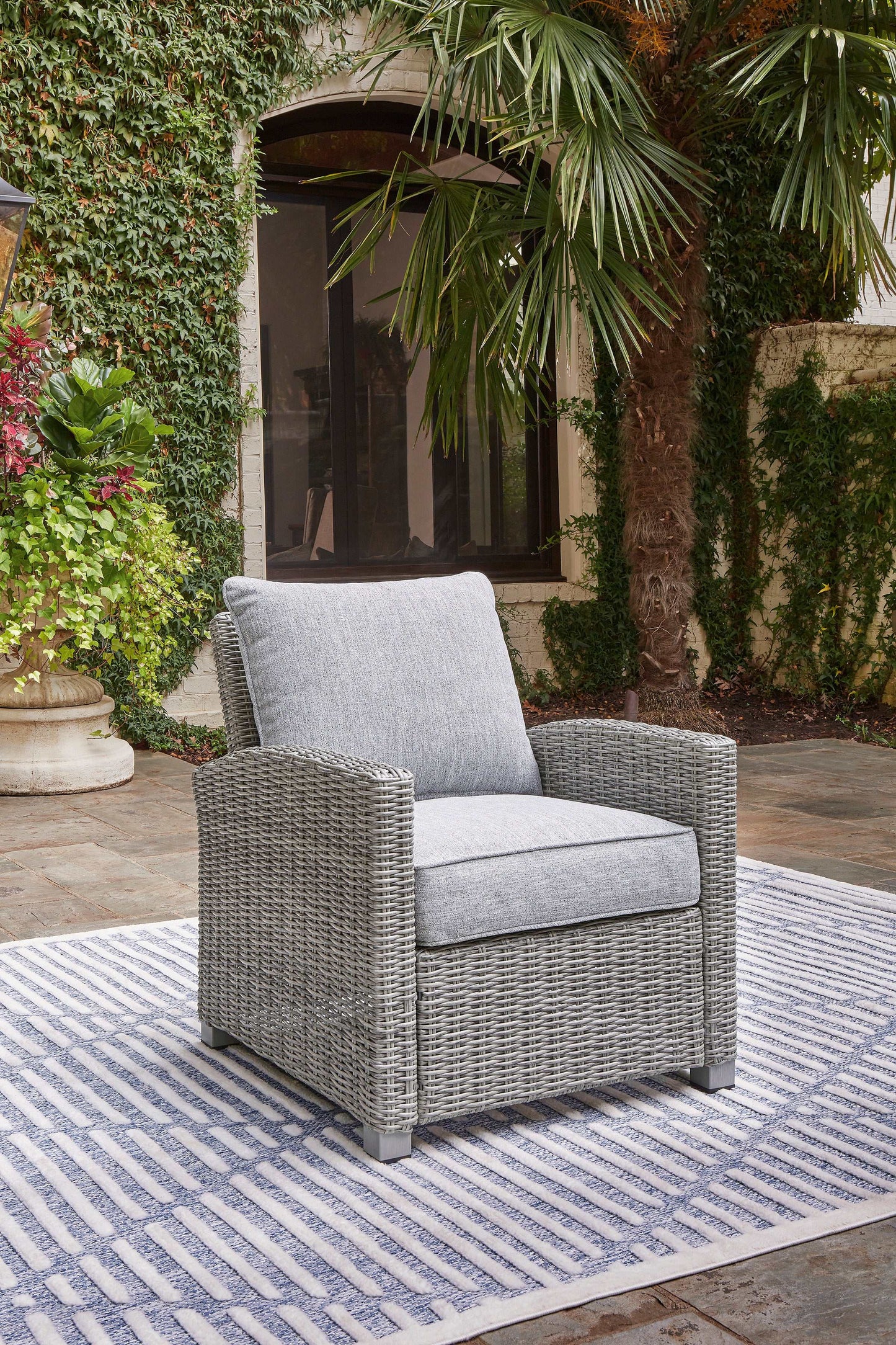 Naples Beach Light Gray Lounge Chair w/Cushion