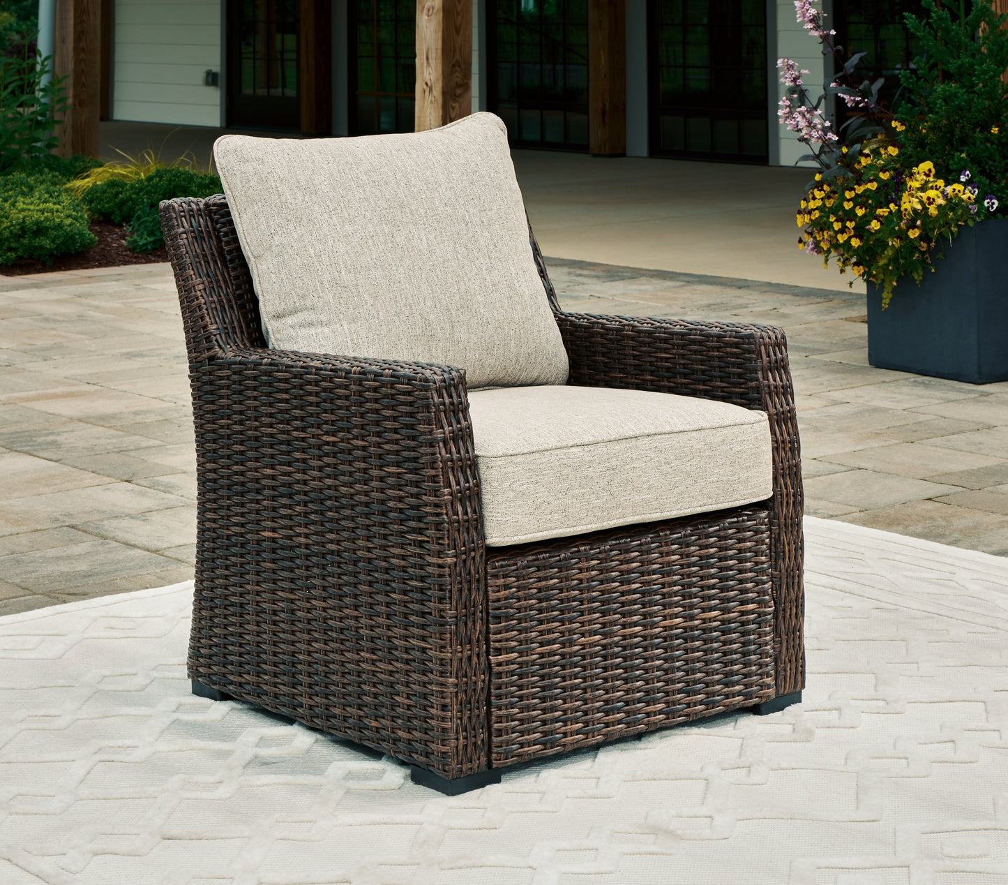 Brook Ranch Brown Outdoor Lounge Chair with Cushion