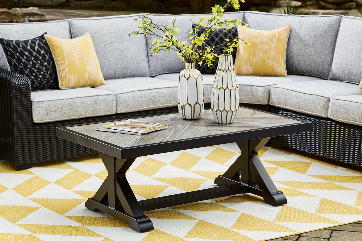 Beachcroft Black/Light Gray Outdoor Coffee Table