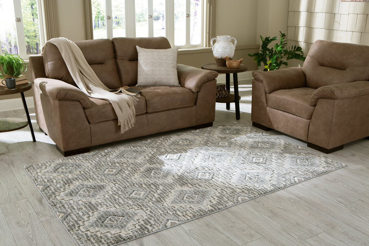 Monwick Cream/Gray 7'10" x 10'3" Rug