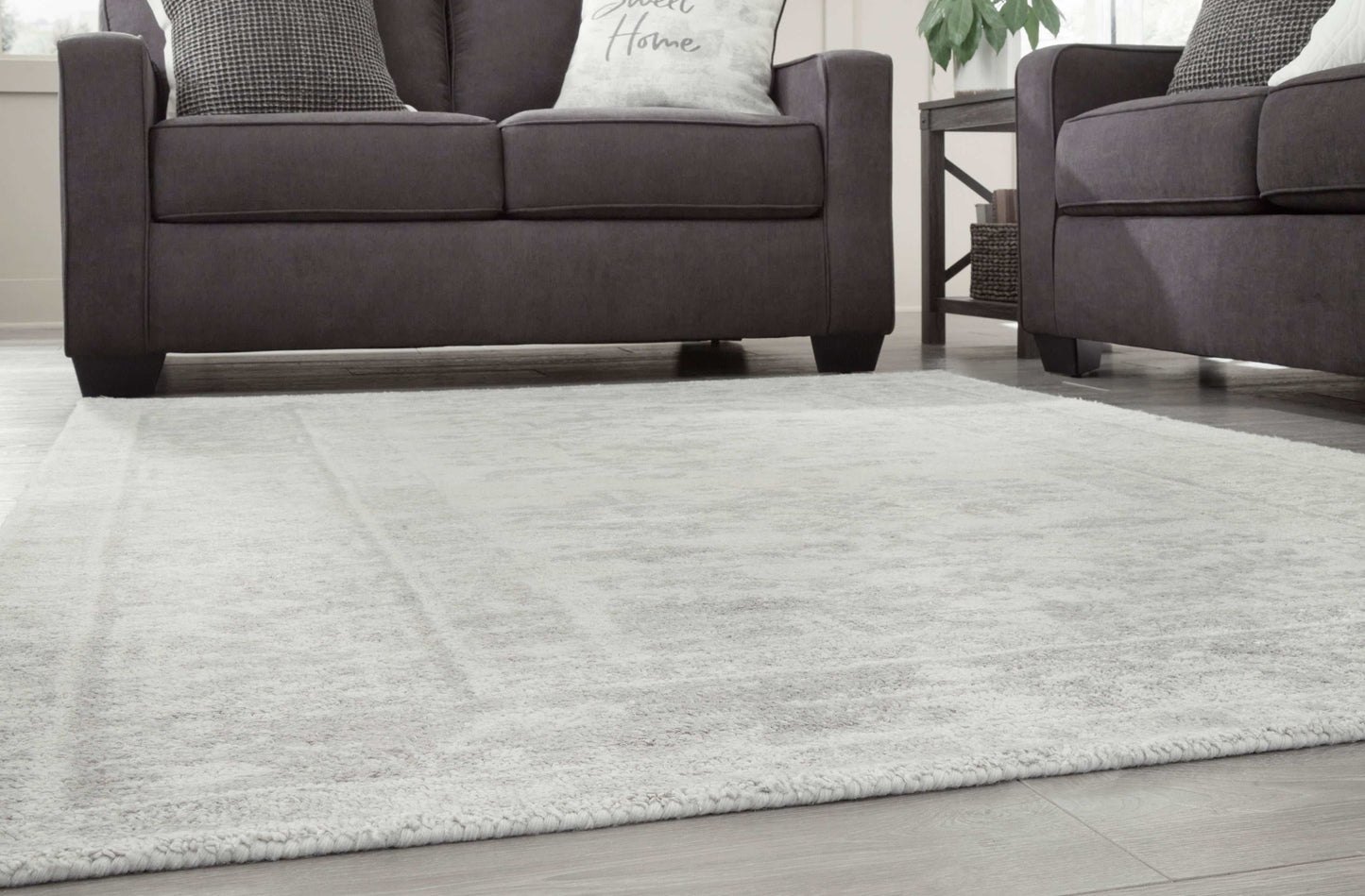 Abanish Gray & Cream Medium Rug