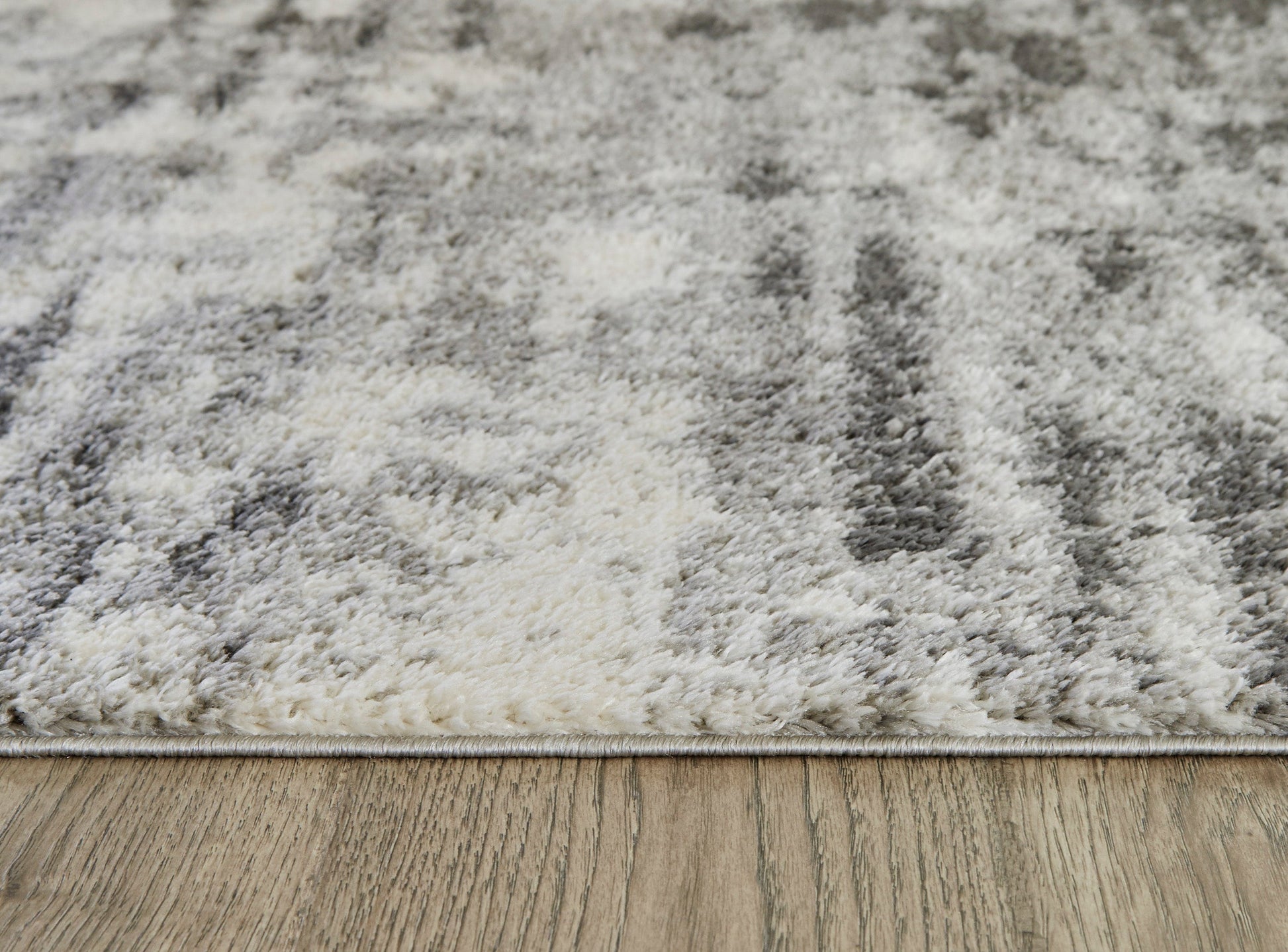 Gerdie Cream/Gray Large Rug 8' x 10' - Ornate Home