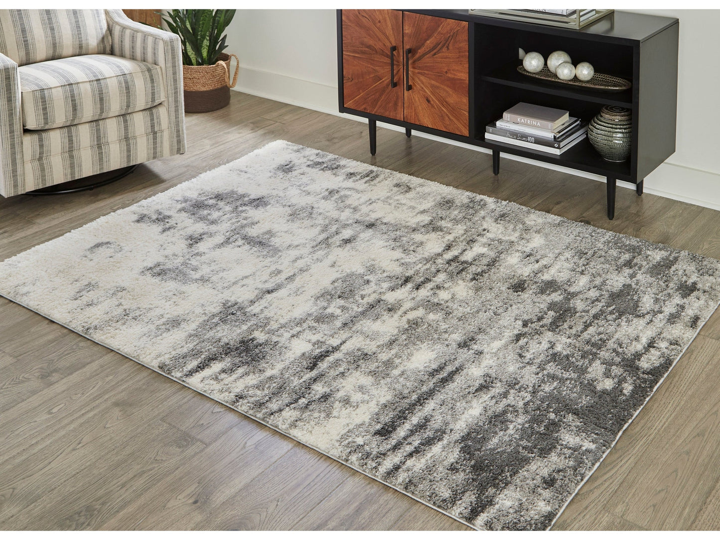 Gerdie Cream/Gray Large Rug 8' x 10' - Ornate Home