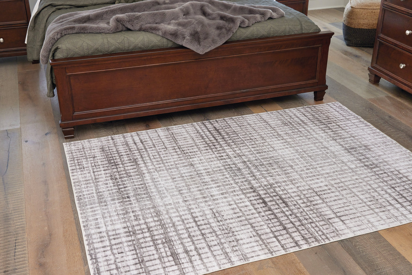 Moorhill Cream/Taupe 5' x 7' Rug