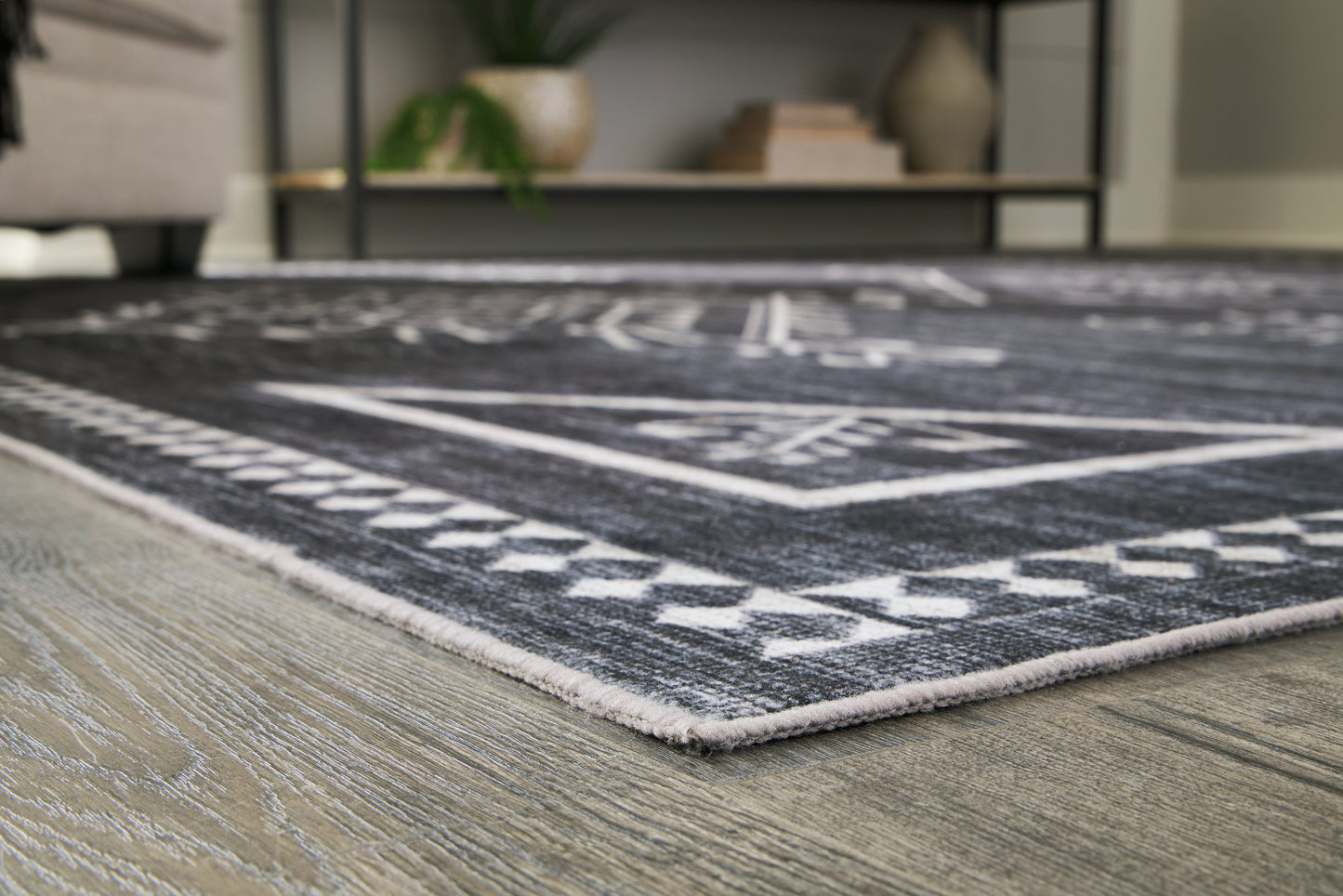 Arloman Black/Cream/Gray 7'5" x 9'6" Rug