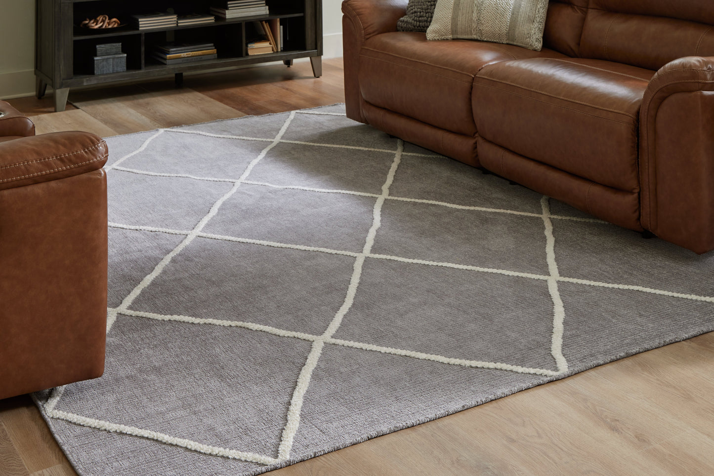 Stardo Gray/Ivory 7'10" x 10'1" Rug