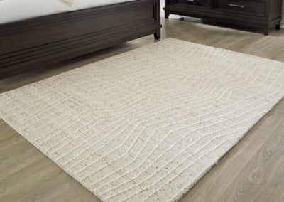 Varahill Gray/Ivory Medium Rug - Ornate Home