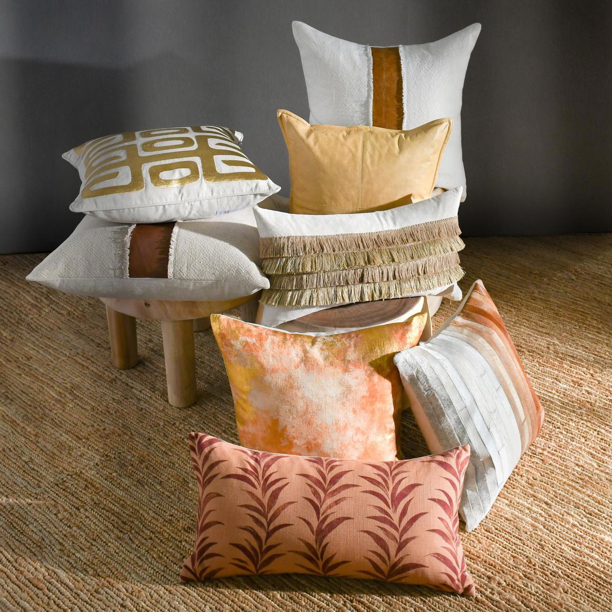 RO Zelo Natural/Gold 22x22 Throw Pillow (Set of 2) - Ornate Home