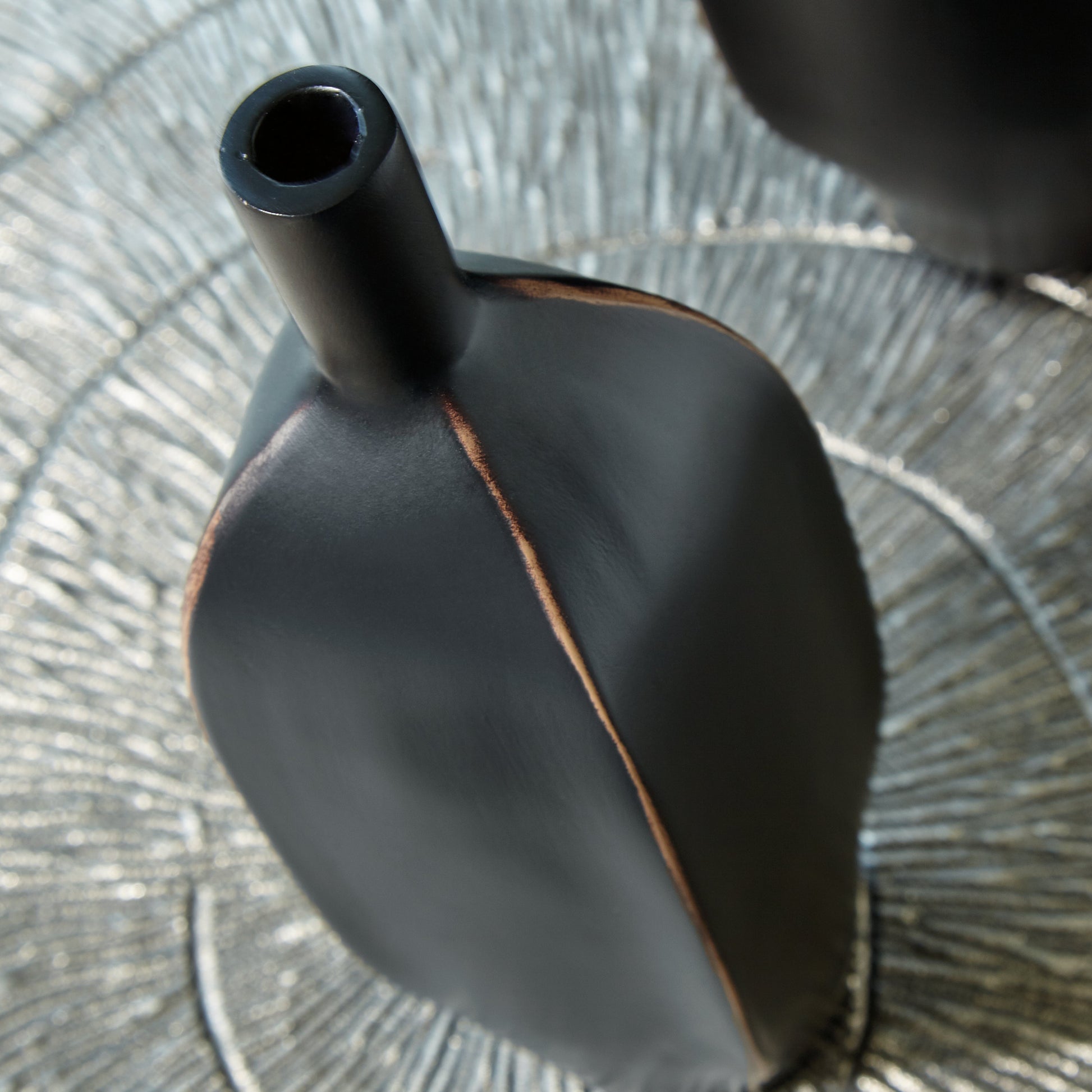 Rhaveney Black Vase- Viva Furn