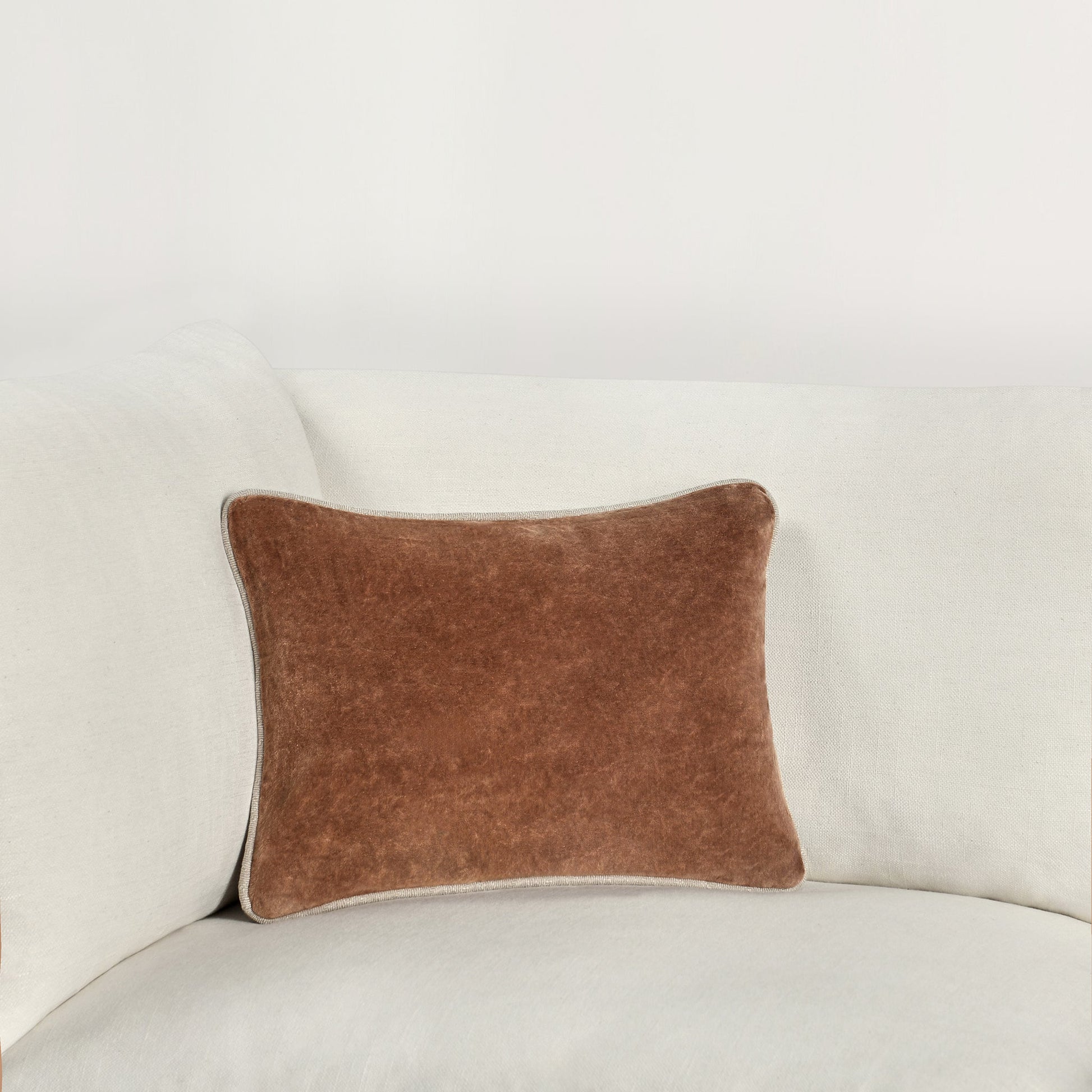 SLD Heirloom Hazel Velvet Multiple Sizes Throw Pillow (Set of 2) - Ornate Home