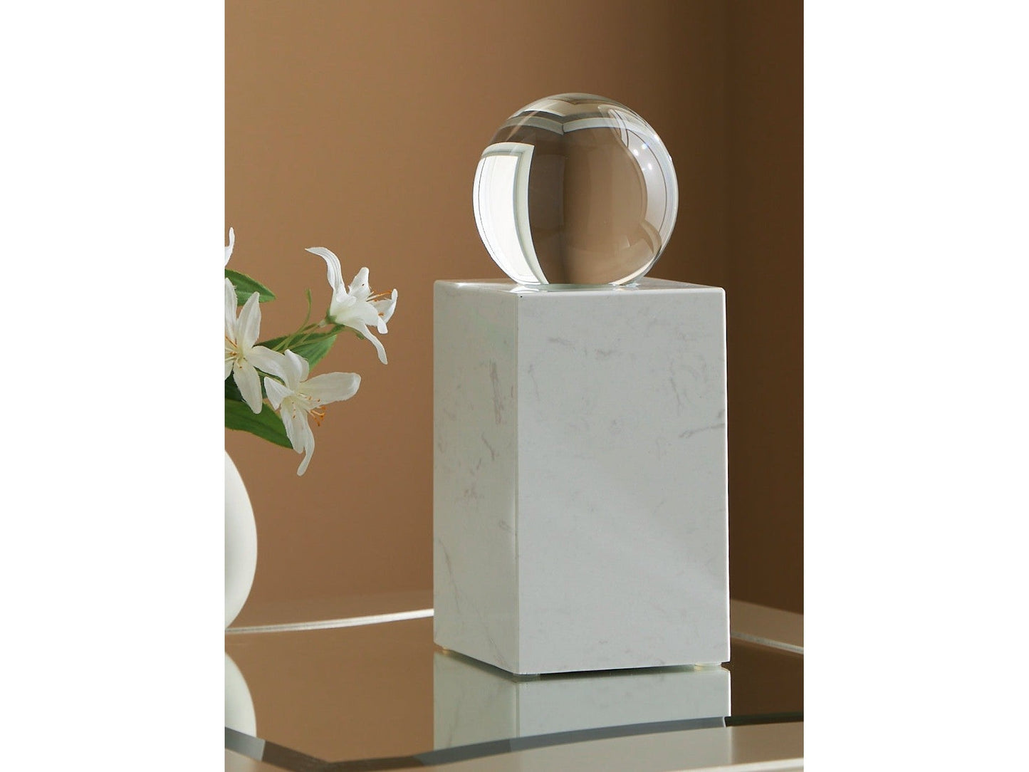 Sellner Clear/White Sculpture- Viva Furn