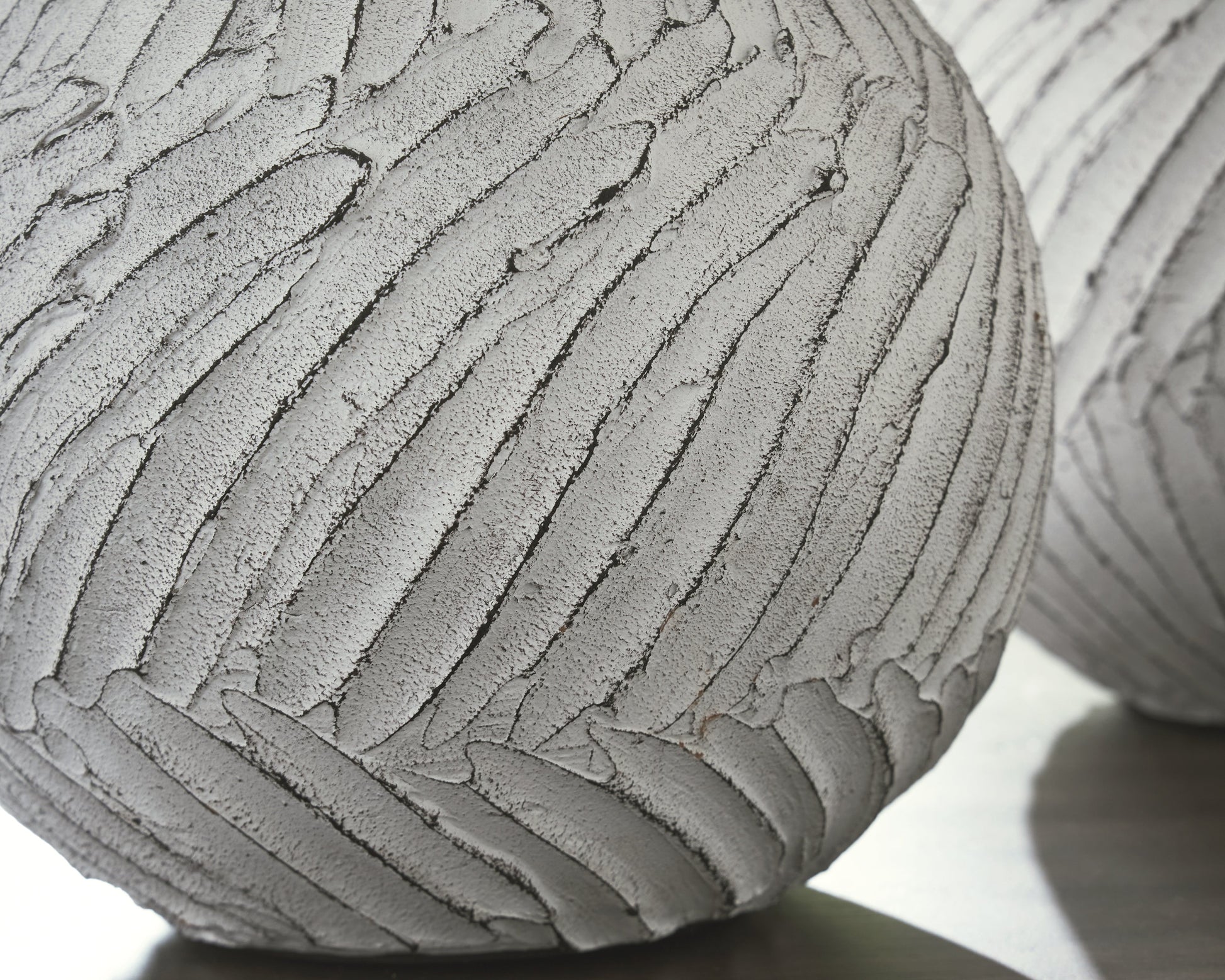 Shelvie Distressed White Vase- Viva Furn