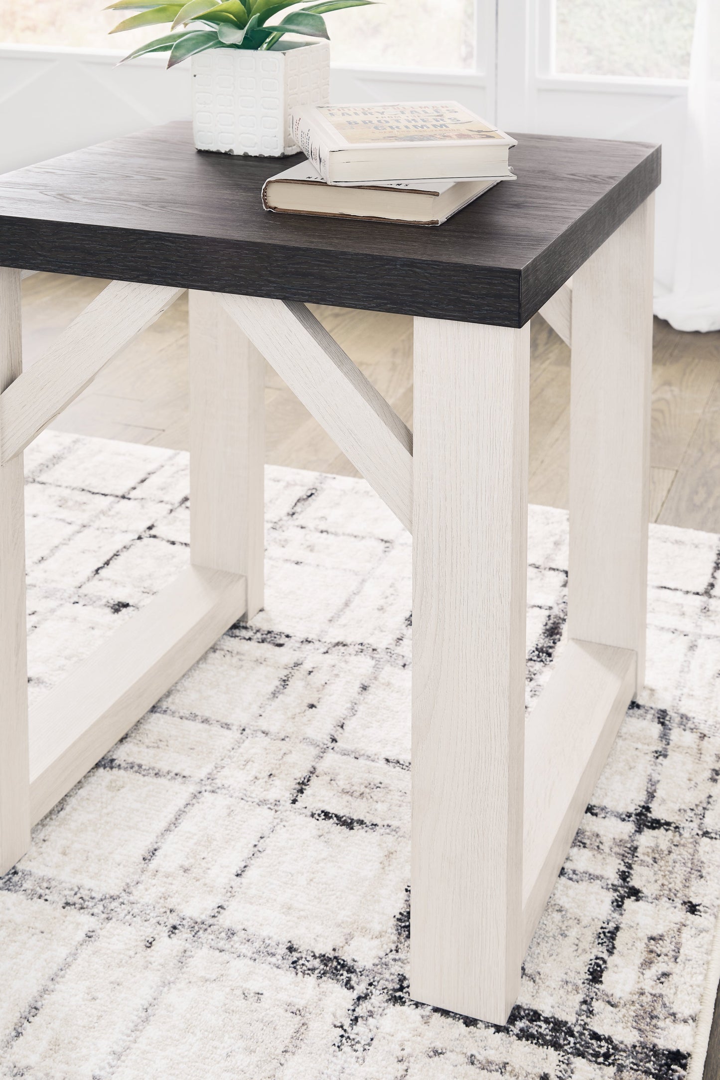 Dorrinson Antique White Occasional Table Set (Set of 3)