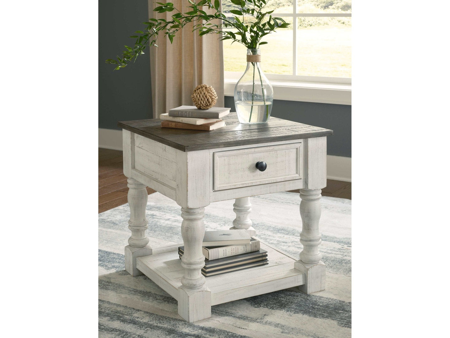 Havalance White/Gray End Table