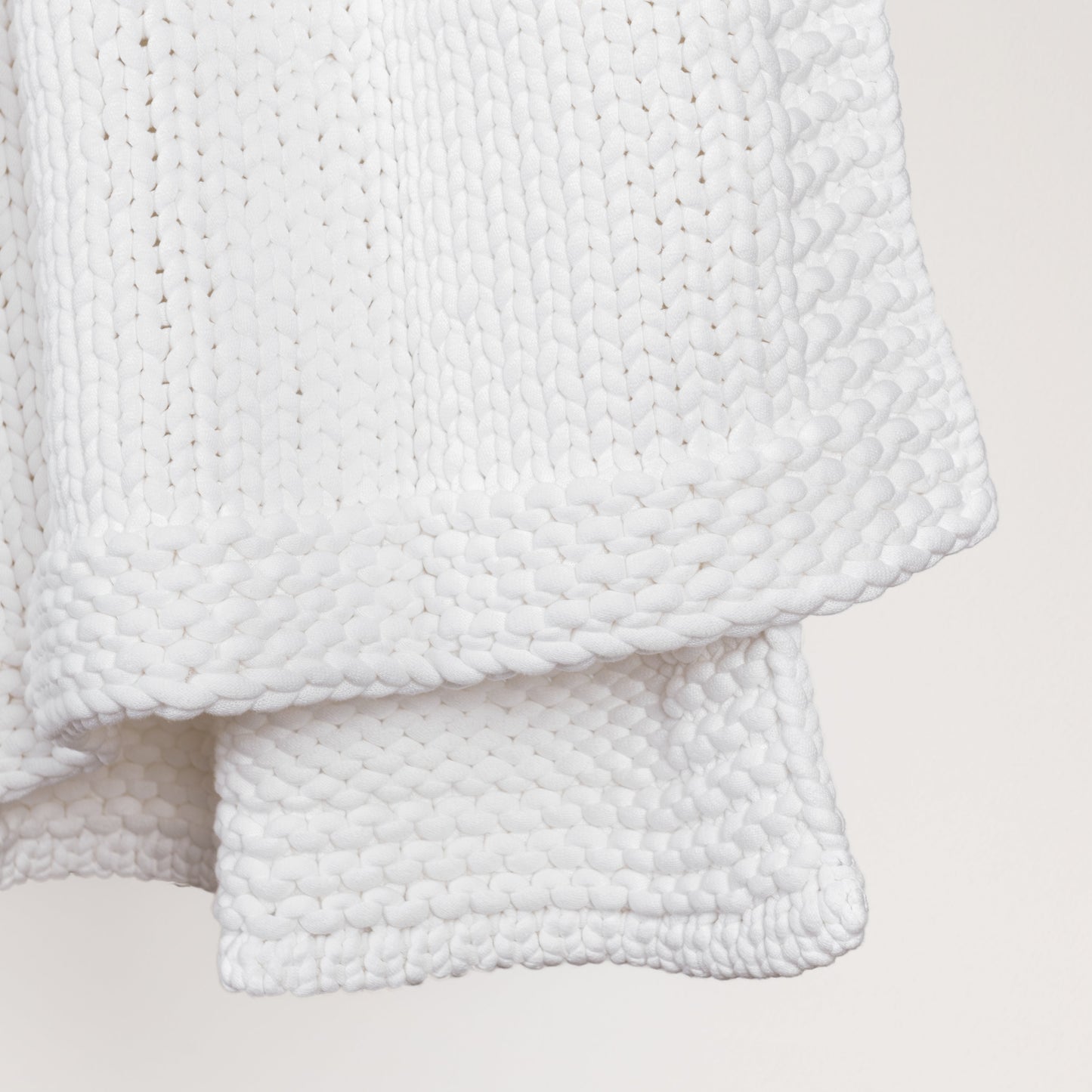TC Dyne White Throw 50x70 - Ornate Home
