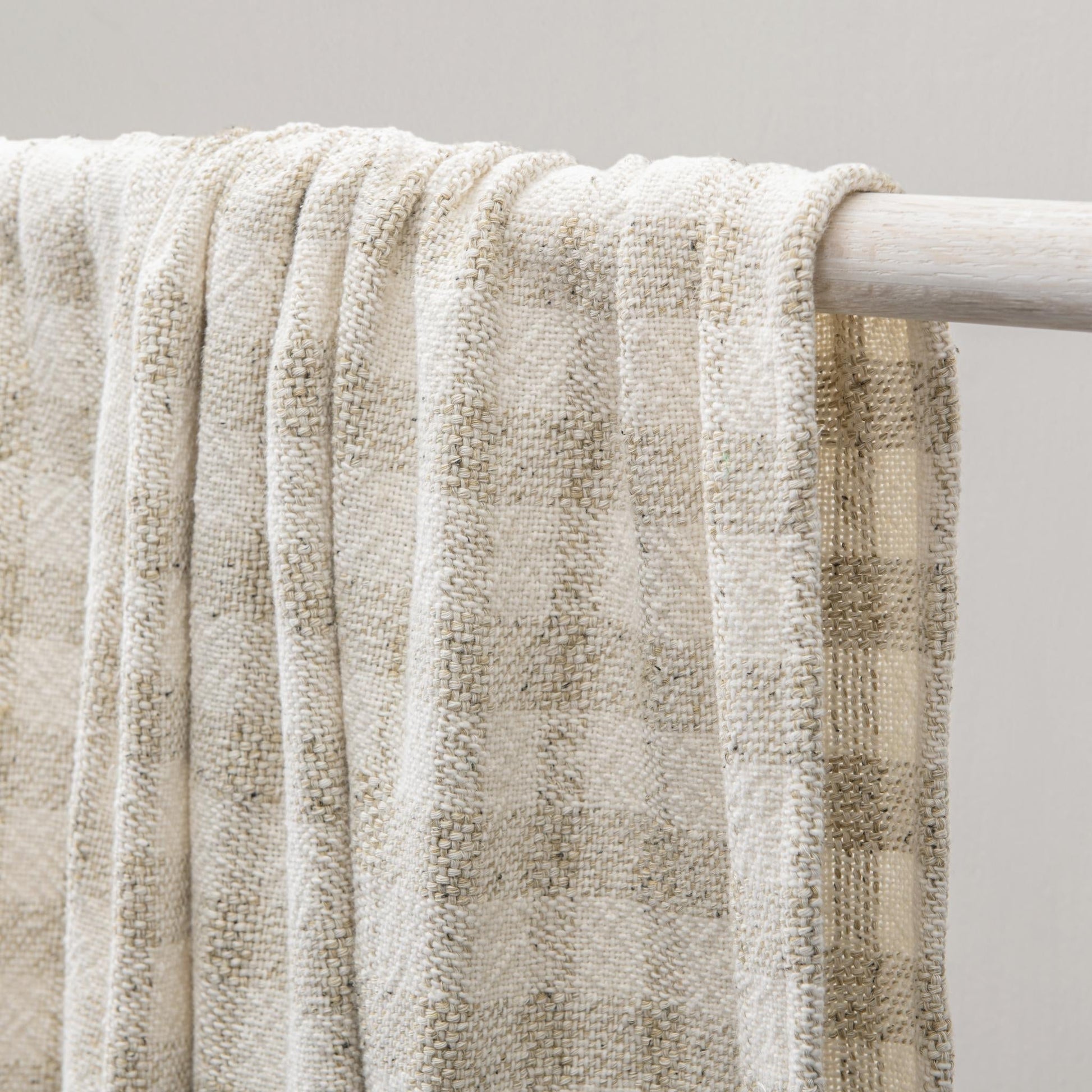 TC Sari Natural/Ivory Throw 50x70 - Ornate Home