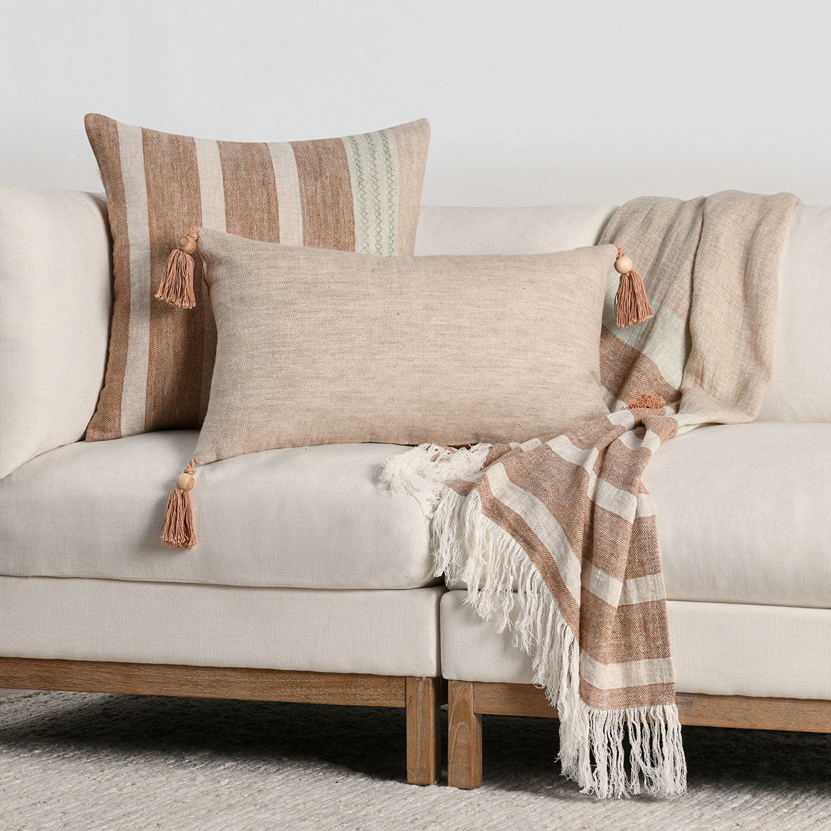 TC Sherry Hazel/Natural Throw 50x70 - Ornate Home