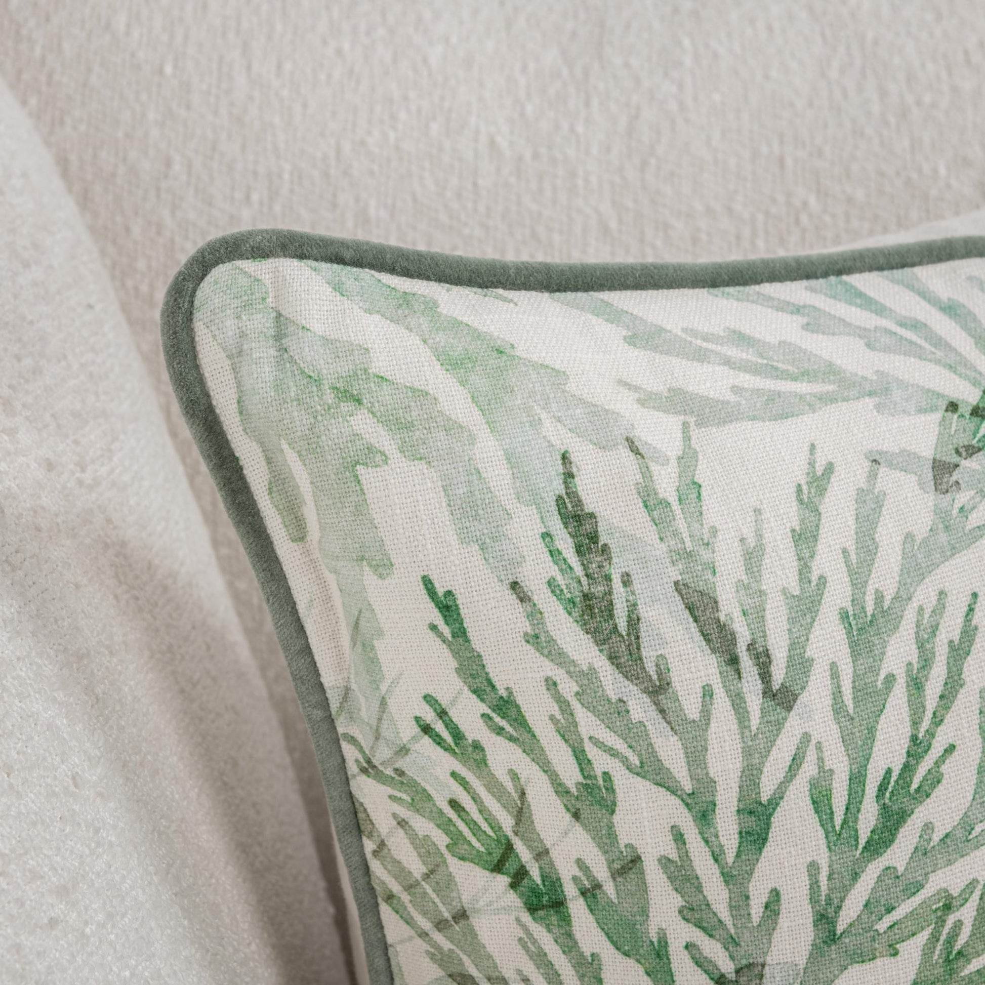 TQ Lessonia Green 22x22 Throw Pillow (Set of 2) - Ornate Home