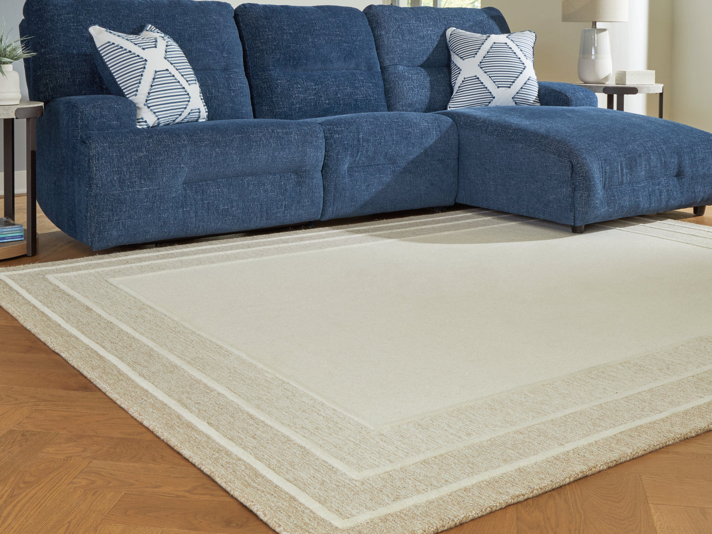 Teelgan Ivory/Tan Large Rug- Viva Furn