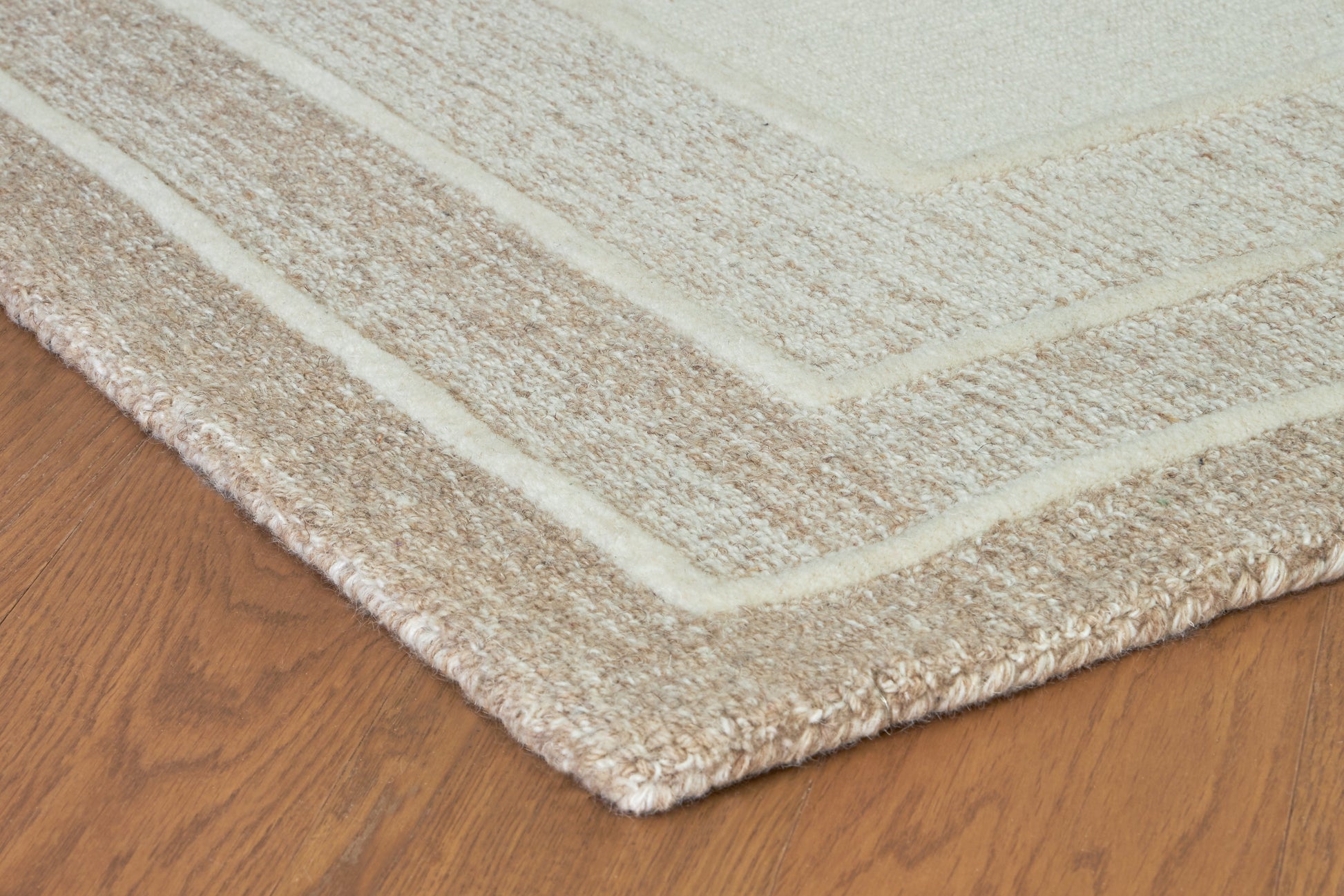 Teelgan Ivory/Tan Medium Rug- Viva Furn