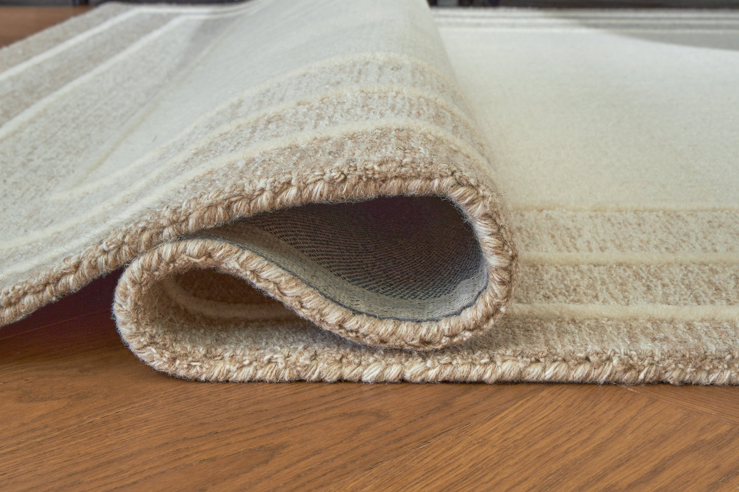 Teelgan Ivory/Tan Medium Rug- Viva Furn