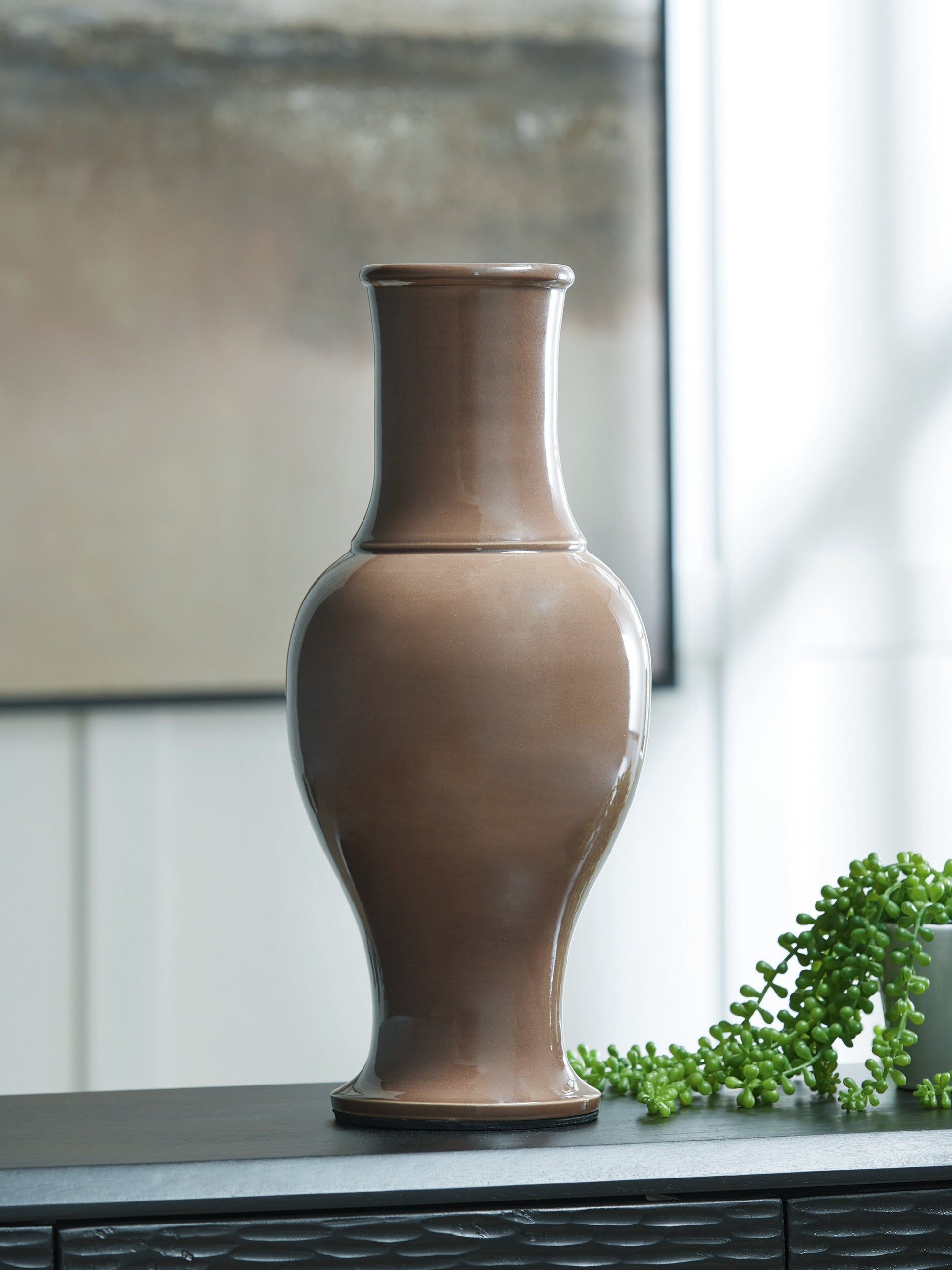 Tillmer Brown Vase- Viva Furn
