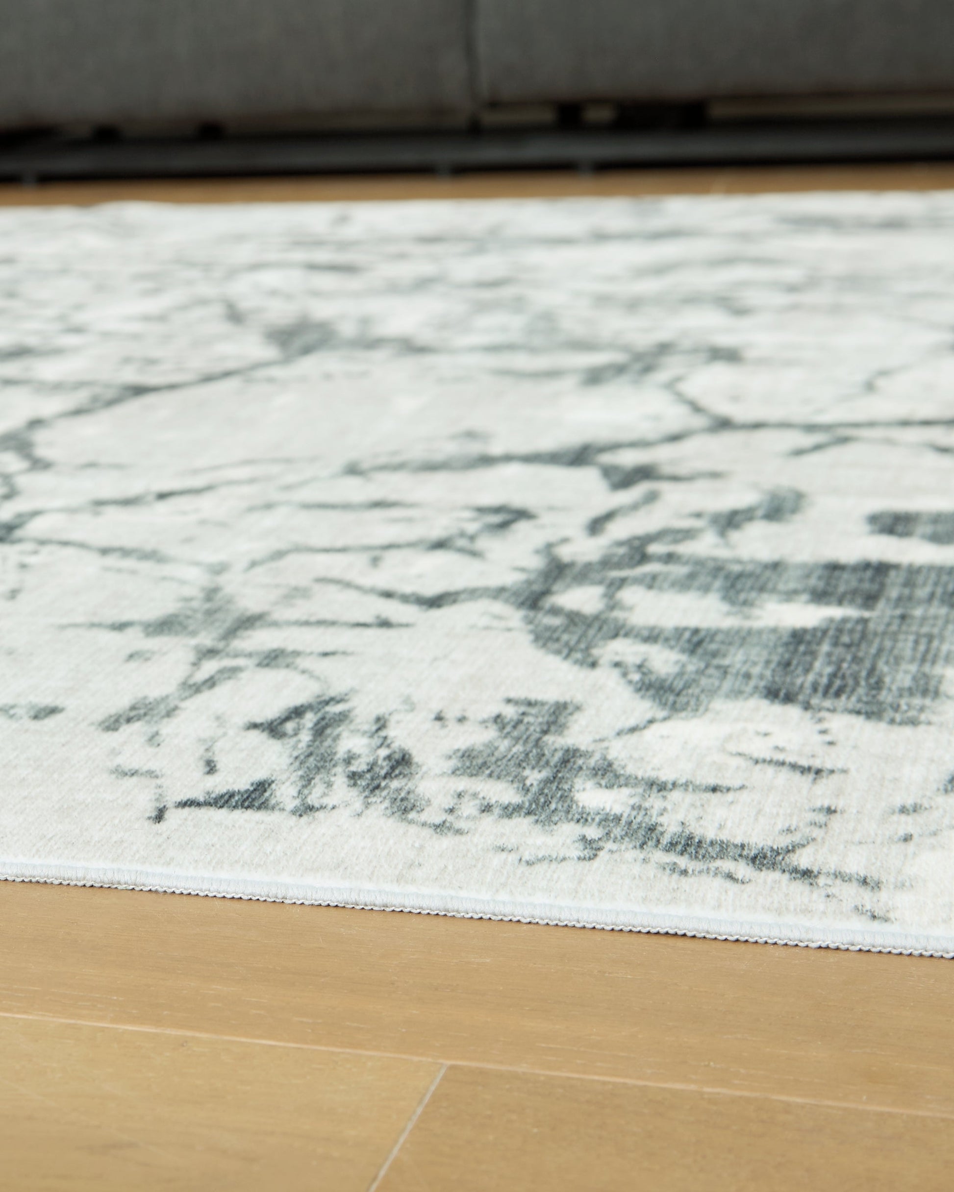Tobinbury Gray Washable Medium Rug- Viva Furn