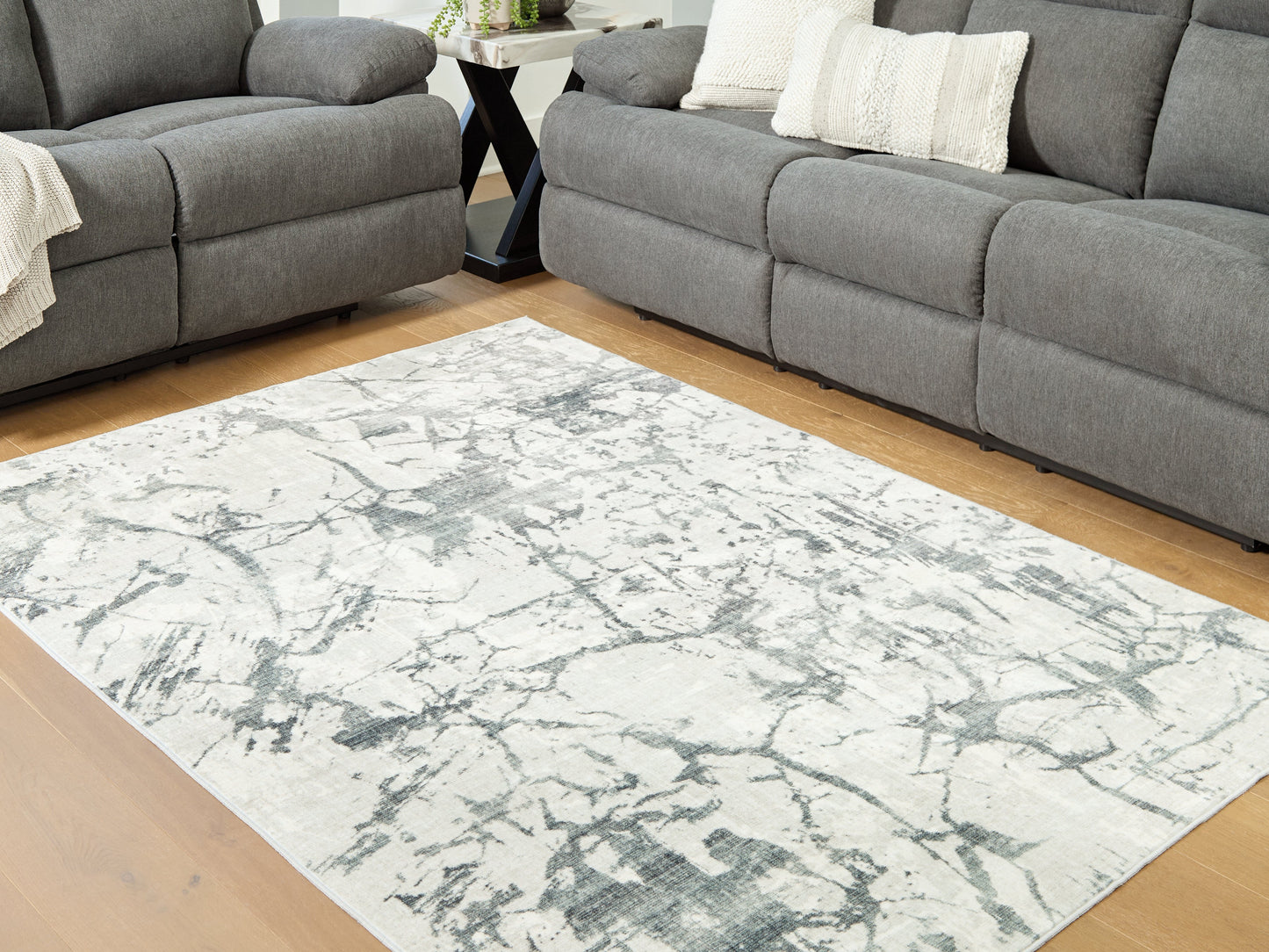 Tobinbury Gray Washable Medium Rug- Viva Furn