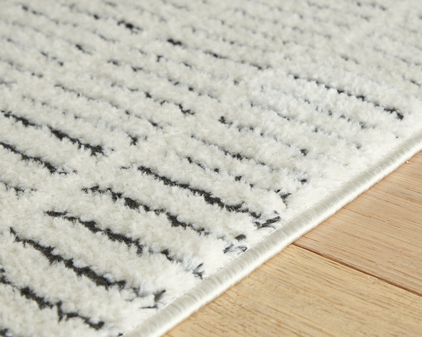 Turinwith Ivory/Black Medium Rug- Viva Furn
