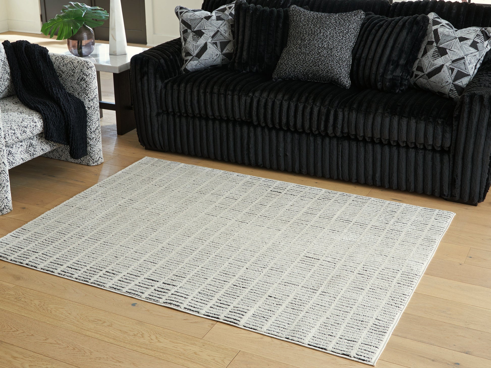 Turinwith Ivory/Black Medium Rug- Viva Furn