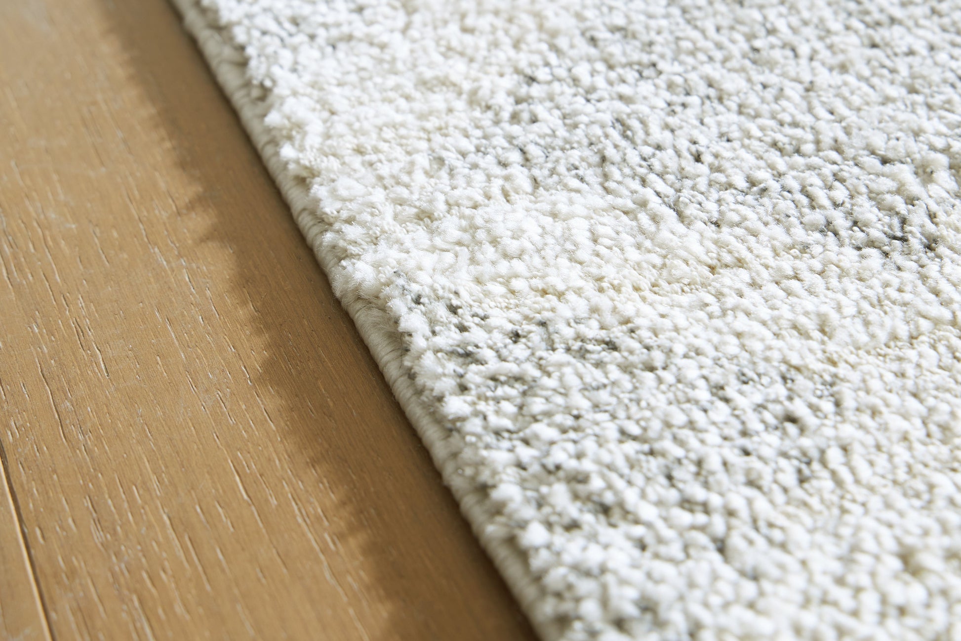 Unawick Gray/Ivory Large Rug- Viva Furn