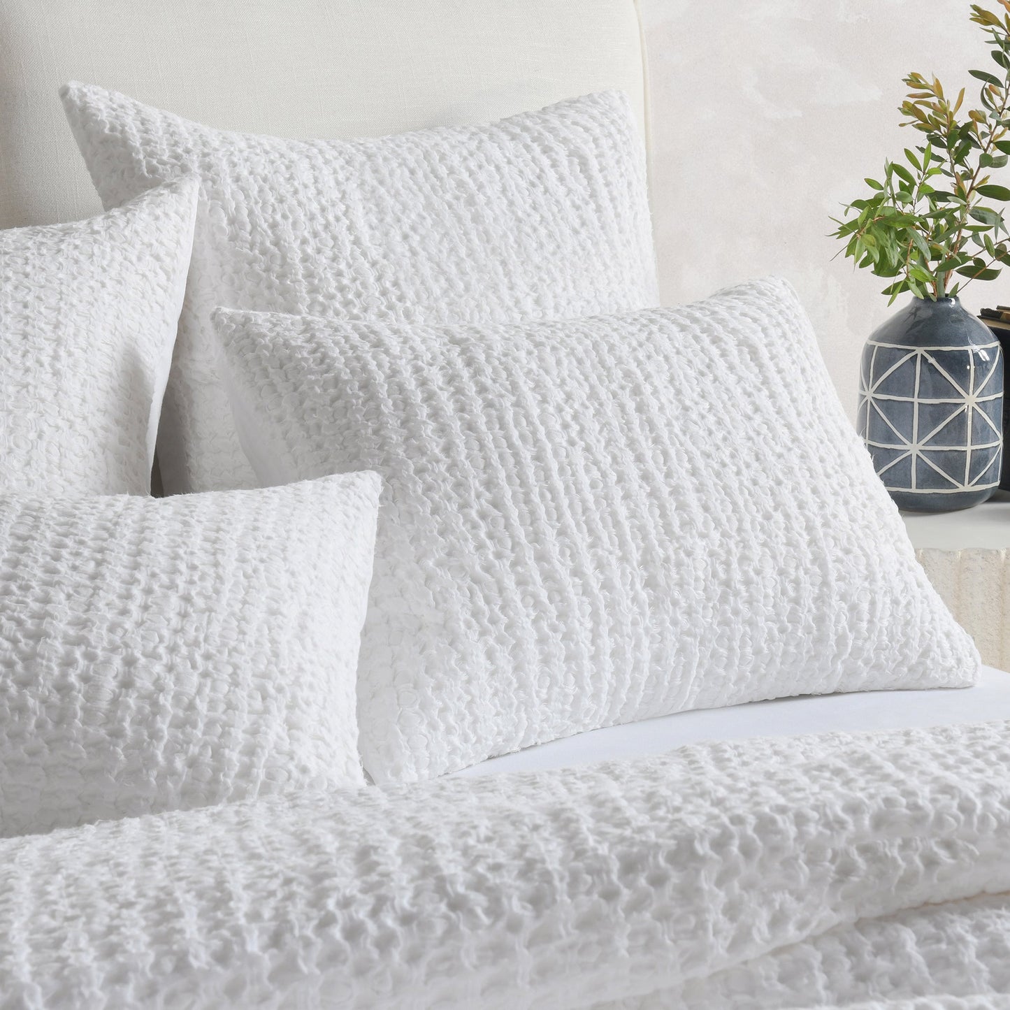 Colmar White Quilt Collection