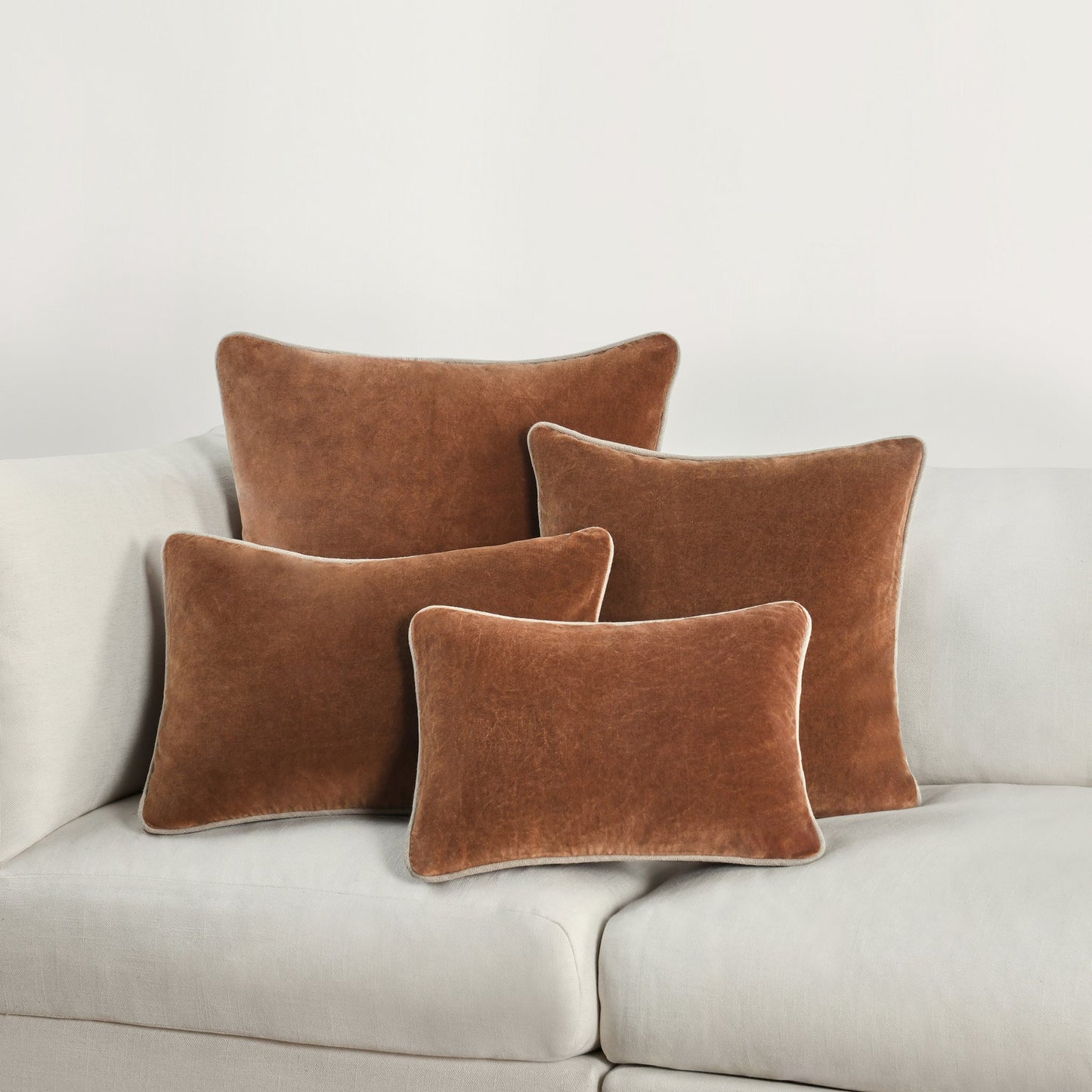 SLD Heirloom Hazel Velvet Multiple Sizes Throw Pillow (Set of 2)