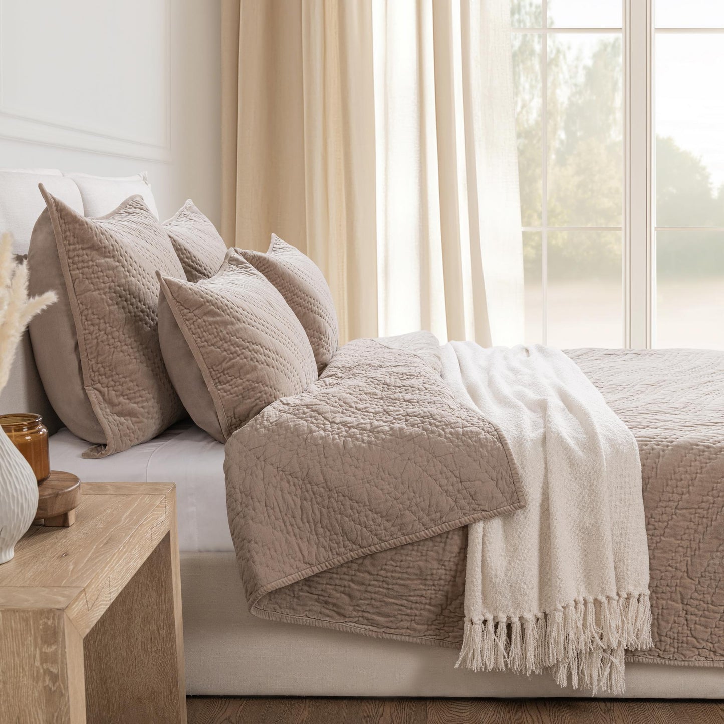 Elms Velvet Pebble Velvet Quilt Collection
