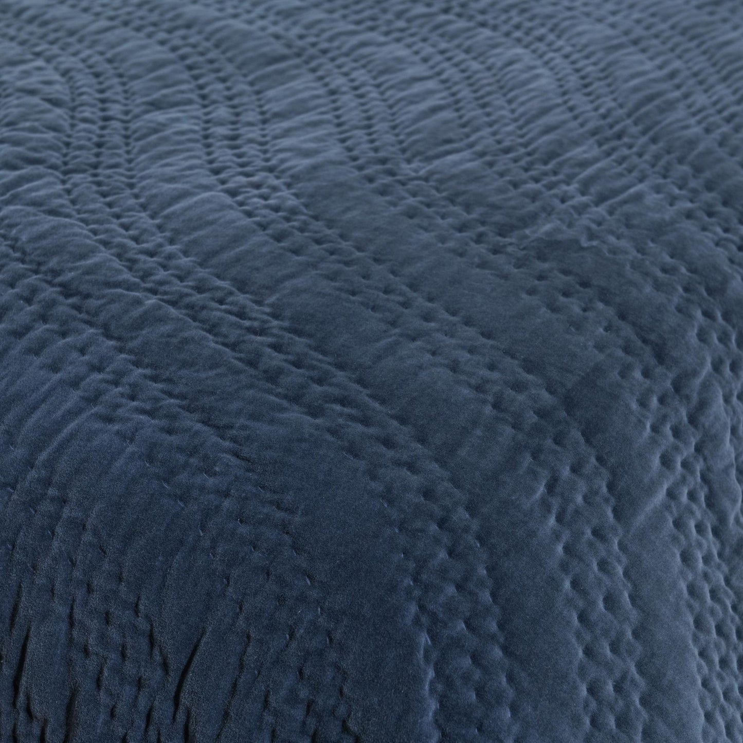 Elms Crisp Blue Velvet Quilt Collection
